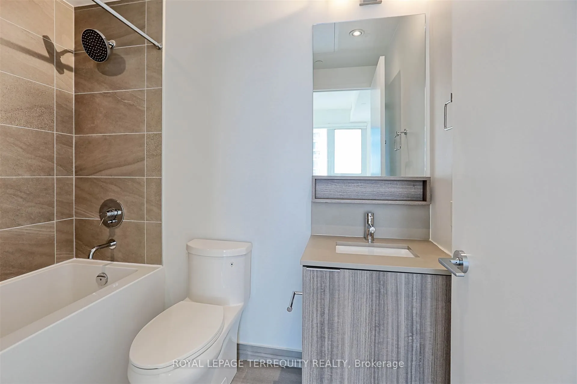 898 Portage Parkway, #3707