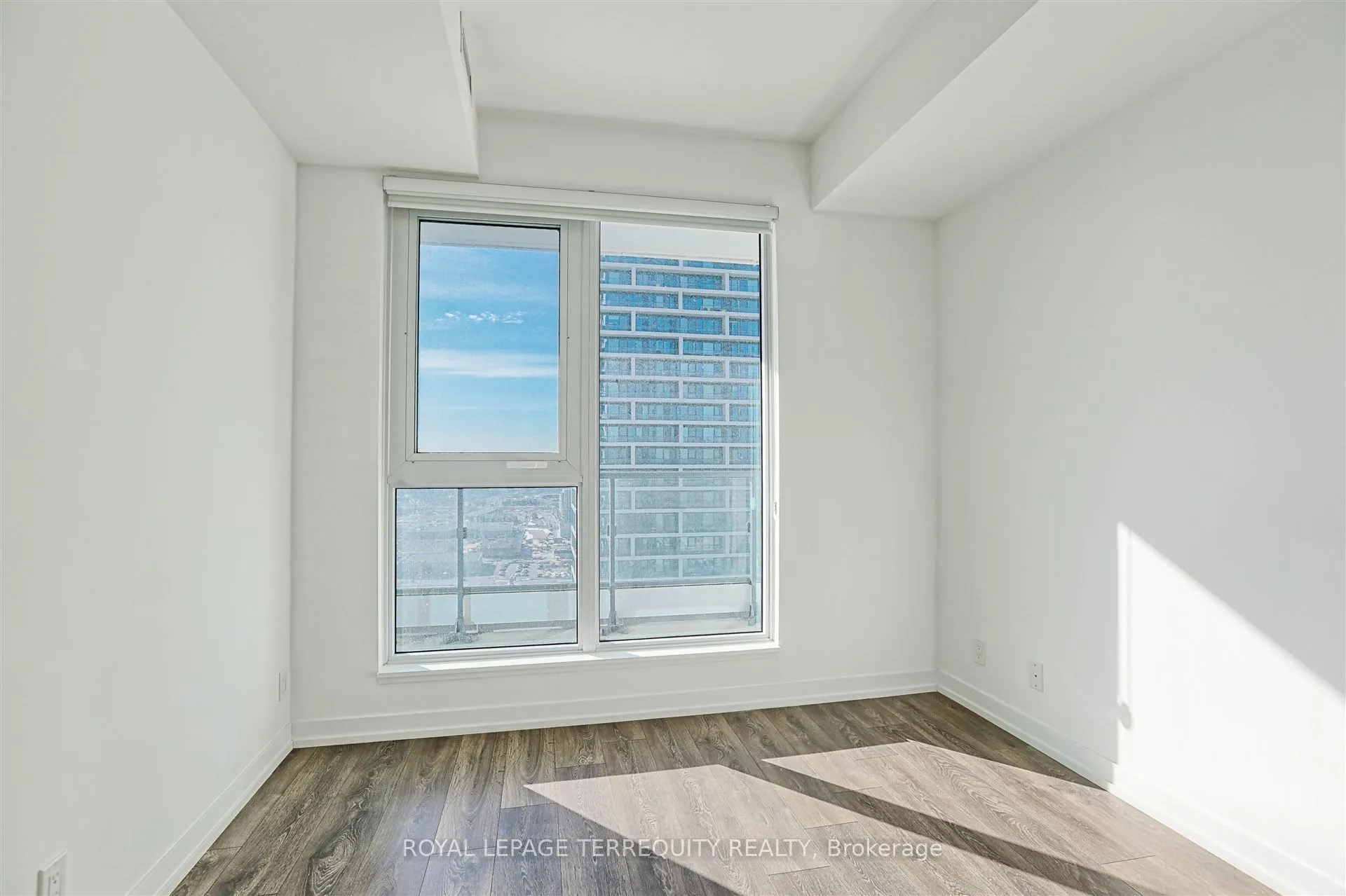 898 Portage Parkway, #3707