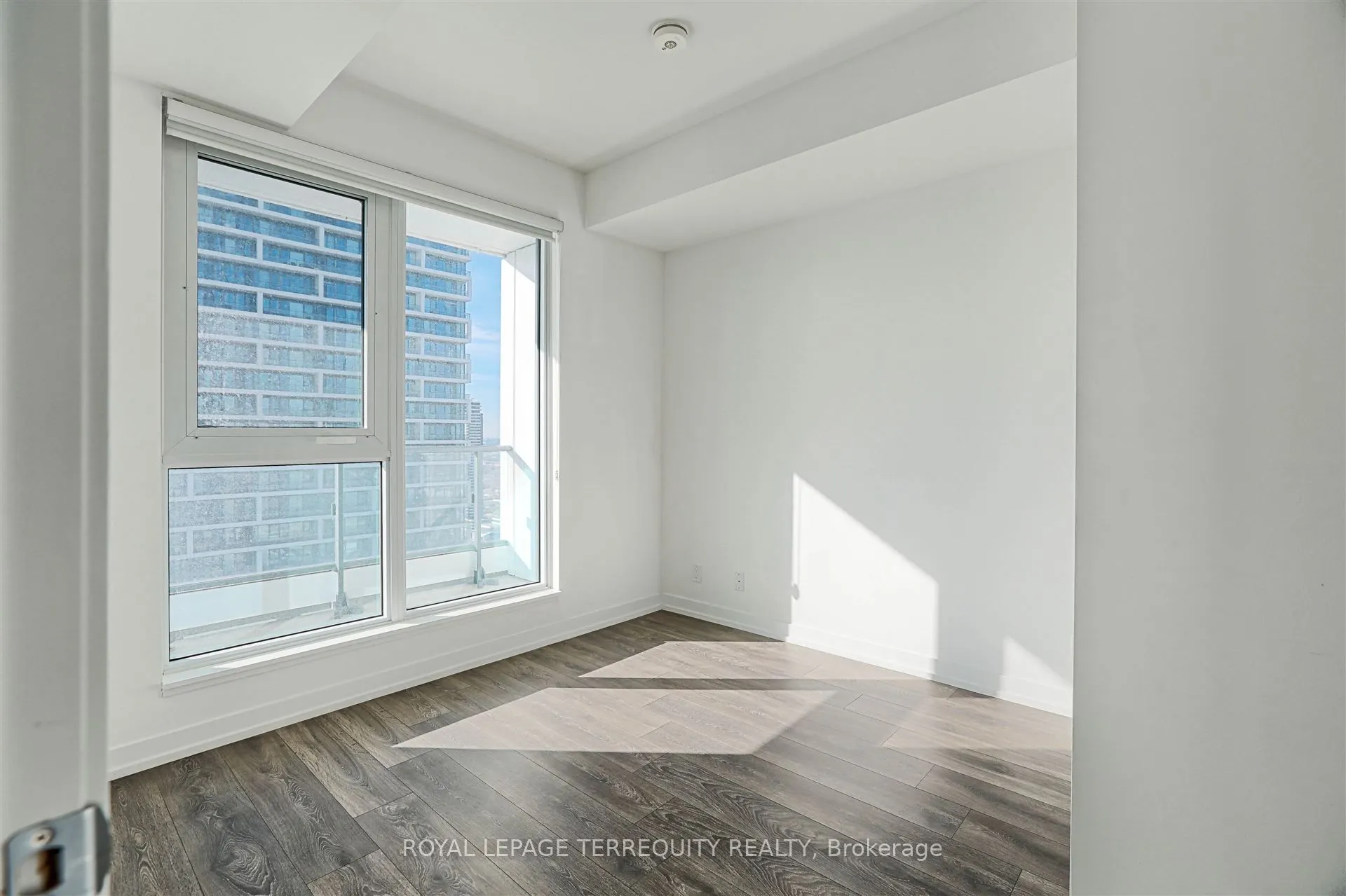 898 Portage Parkway, #3707