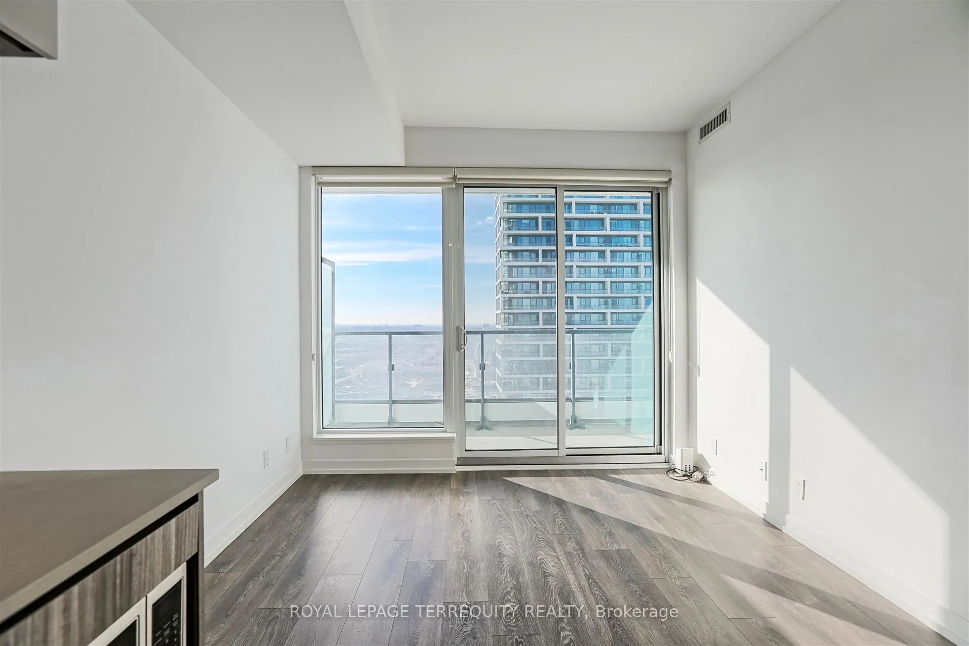 898 Portage Parkway, #3707