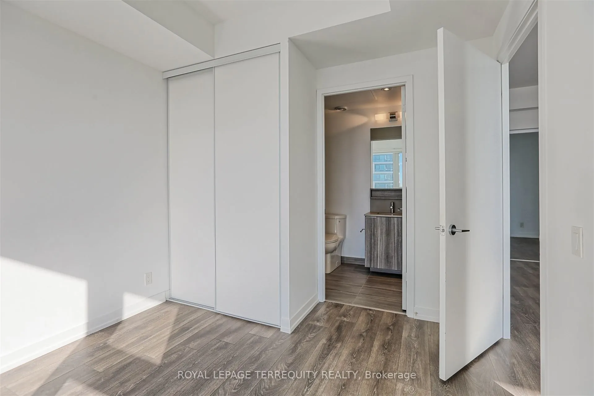898 Portage Parkway, #3707