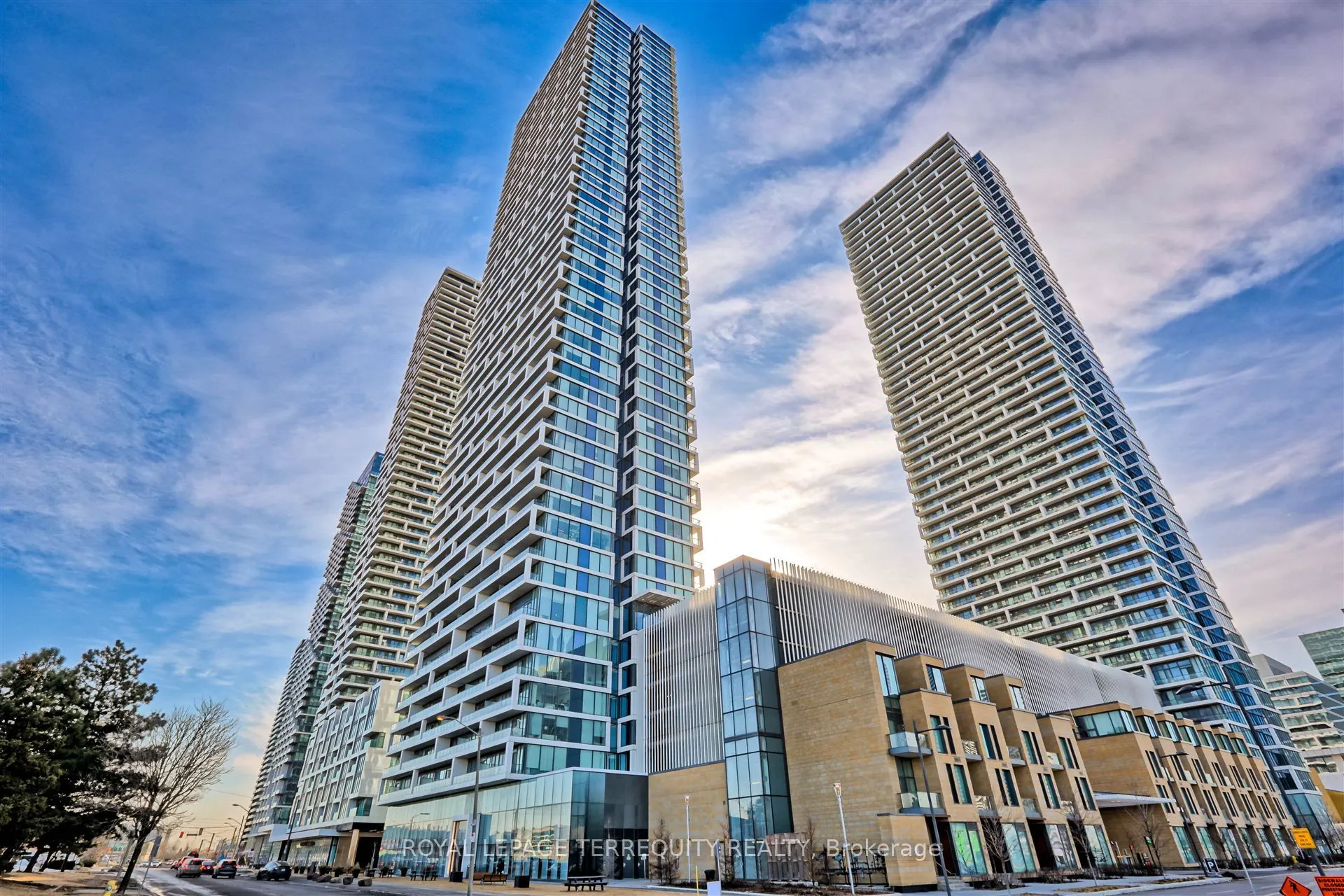 898 Portage Parkway, #3707