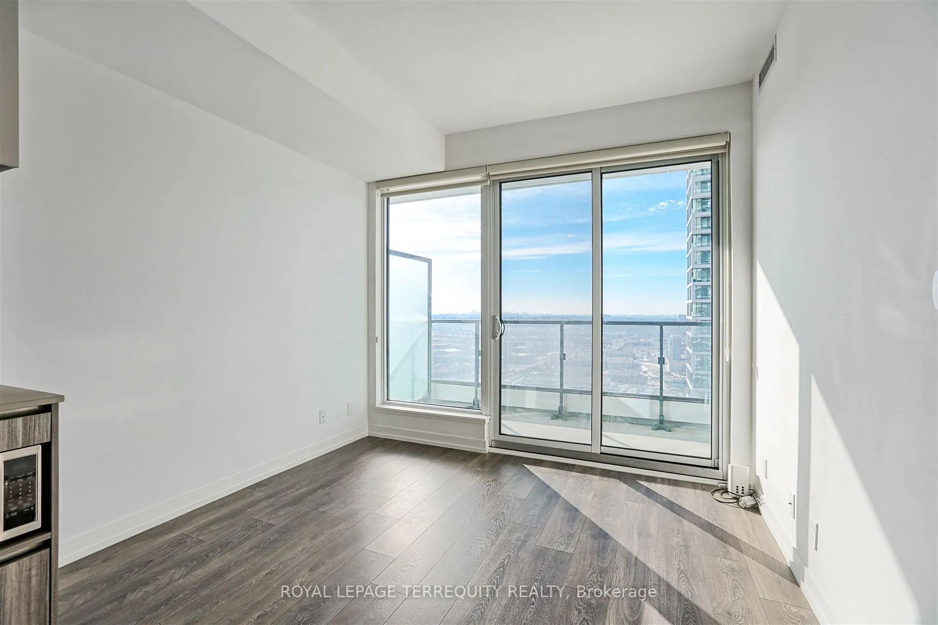 898 Portage Parkway, #3707