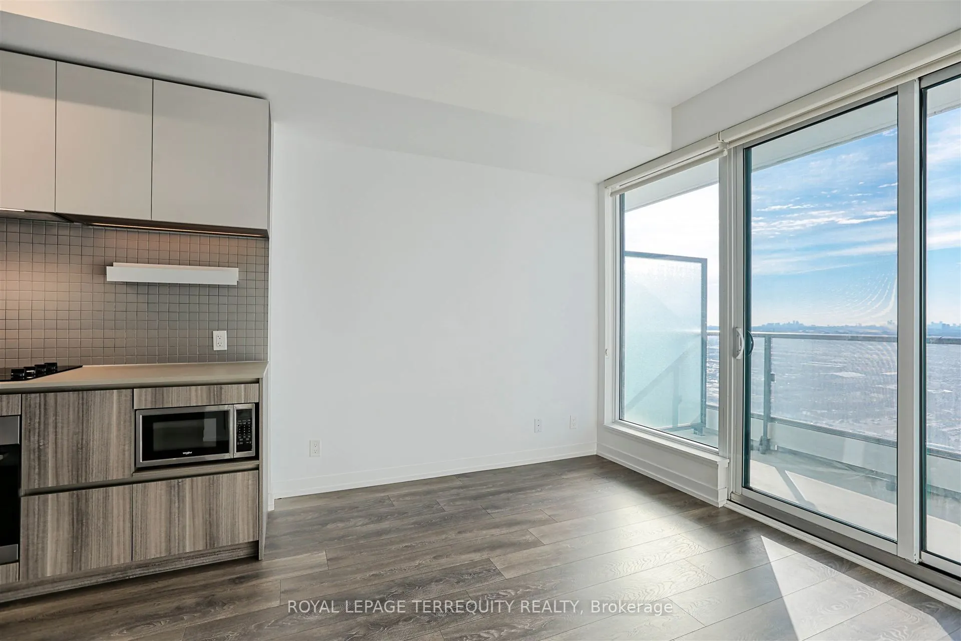 898 Portage Parkway, #3707