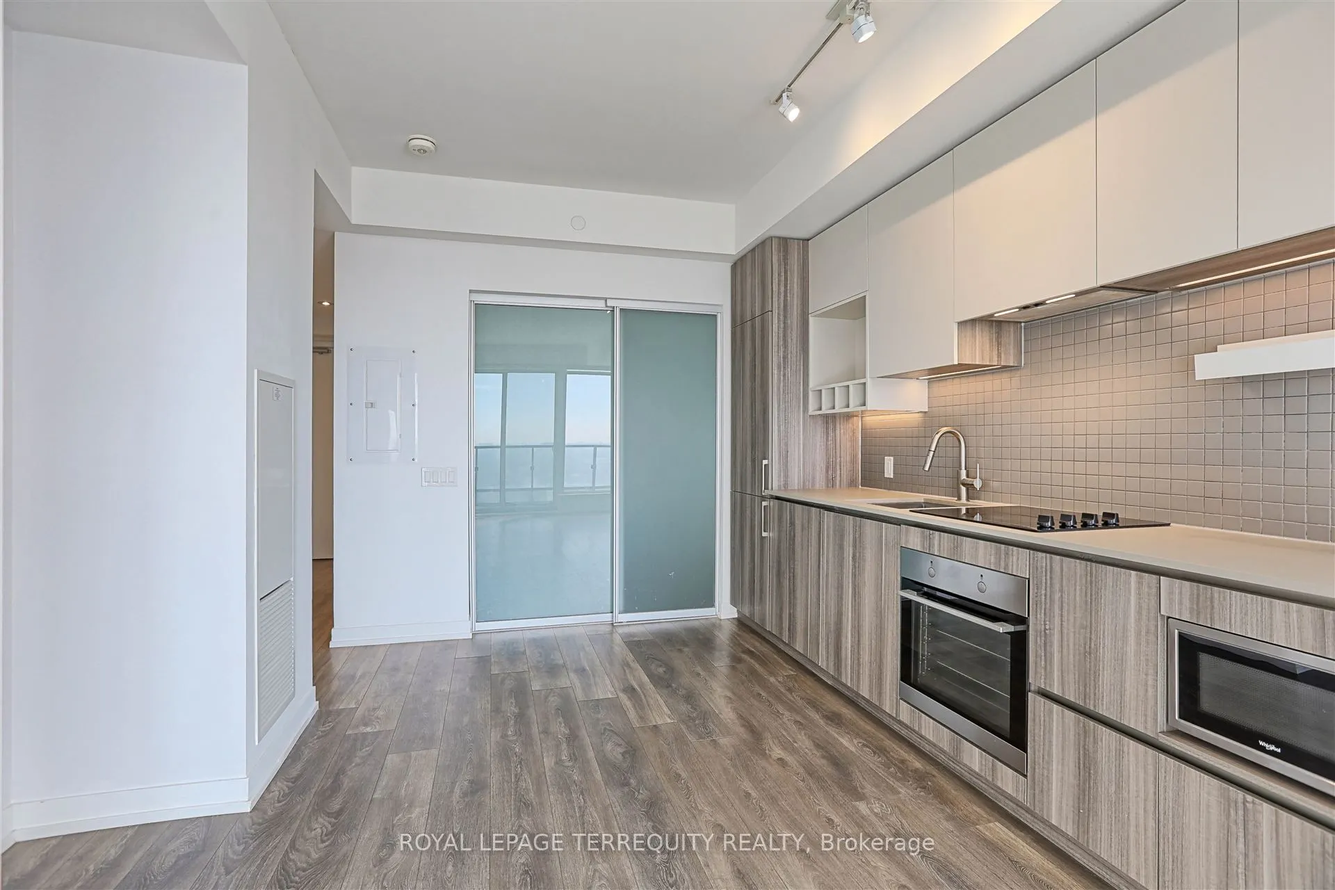 898 Portage Parkway, #3707