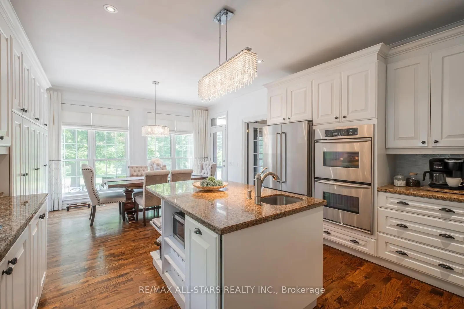 2 Robert Gray Road