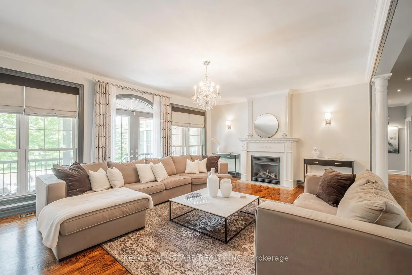 2 Robert Gray Road