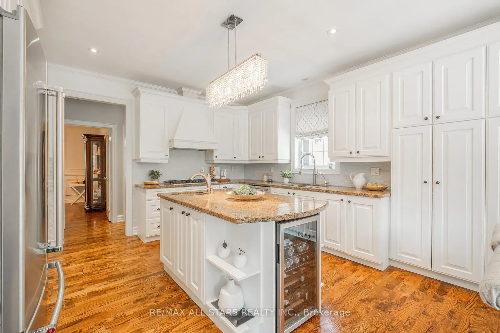 2 Robert Gray Road