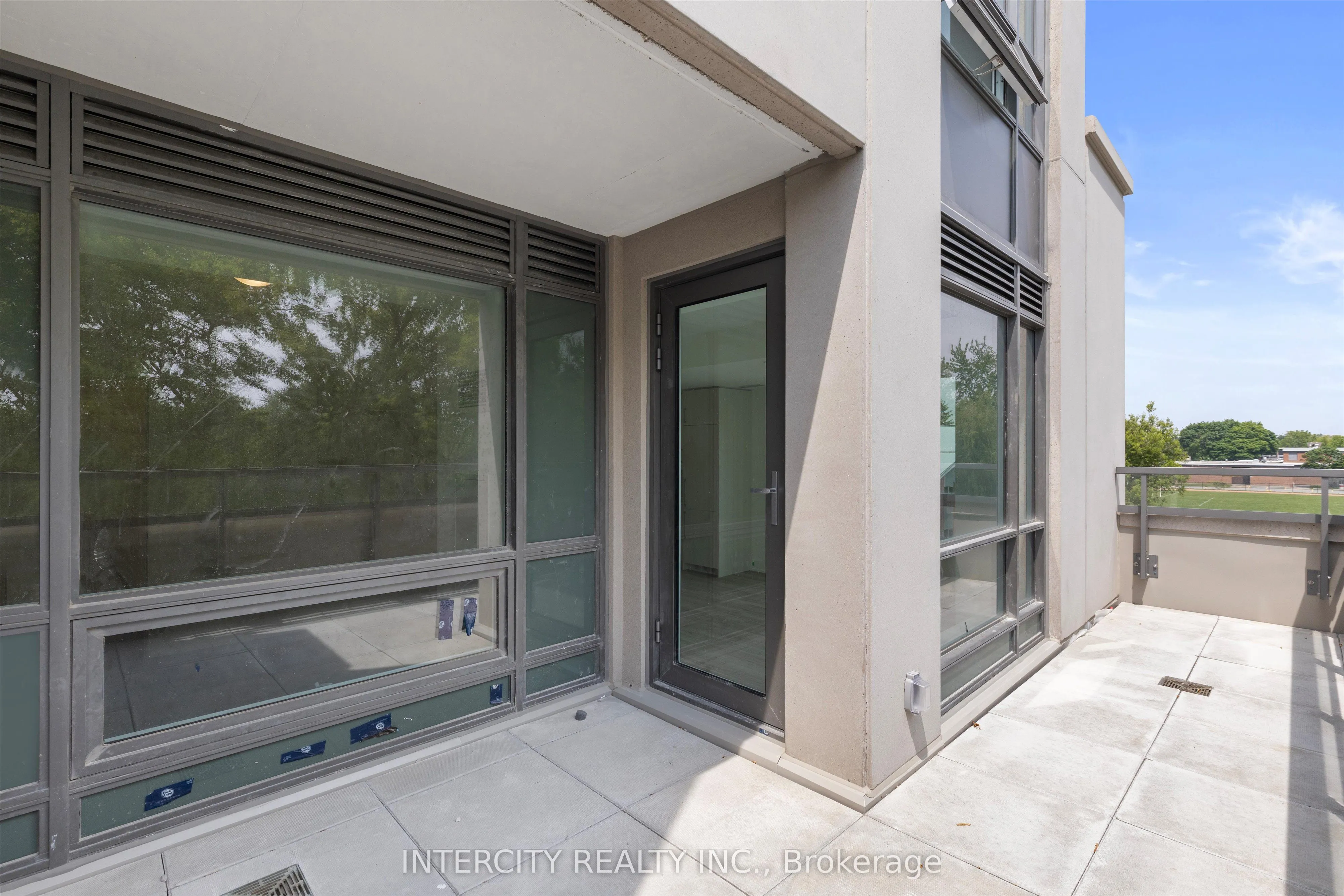 2075 King Road, #247