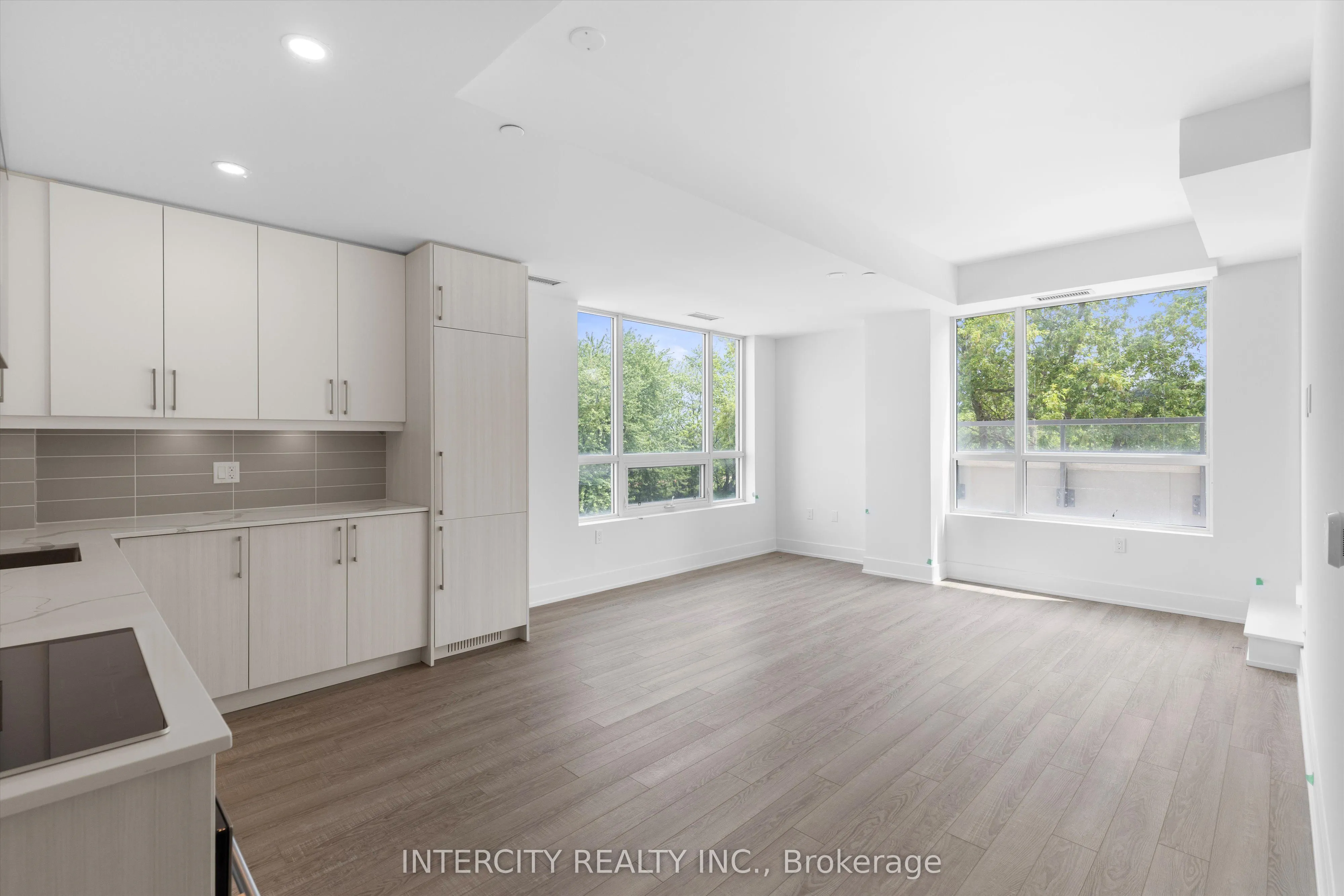 2075 King Road, #247