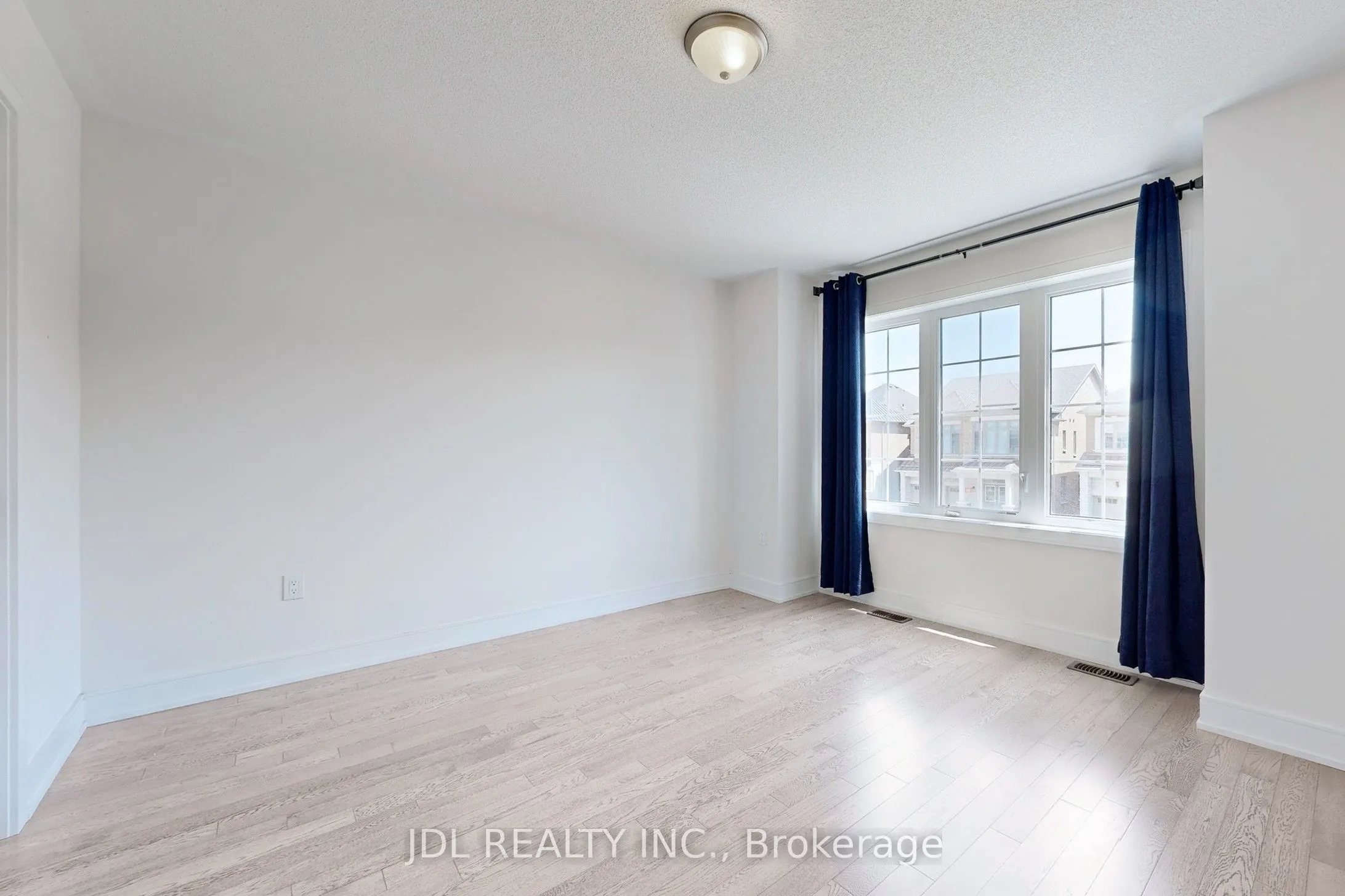 143 Kenneth Rogers Crescent
