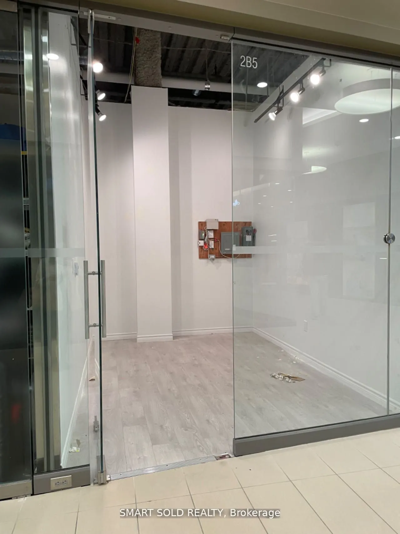 9390 Woodbine Avenue, #2B10