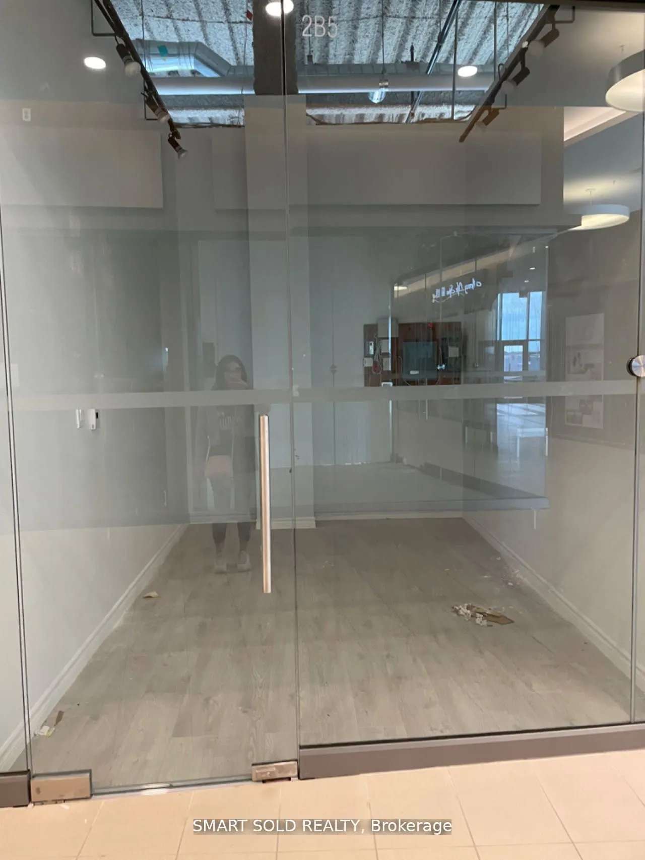 9390 Woodbine Avenue, #2B10