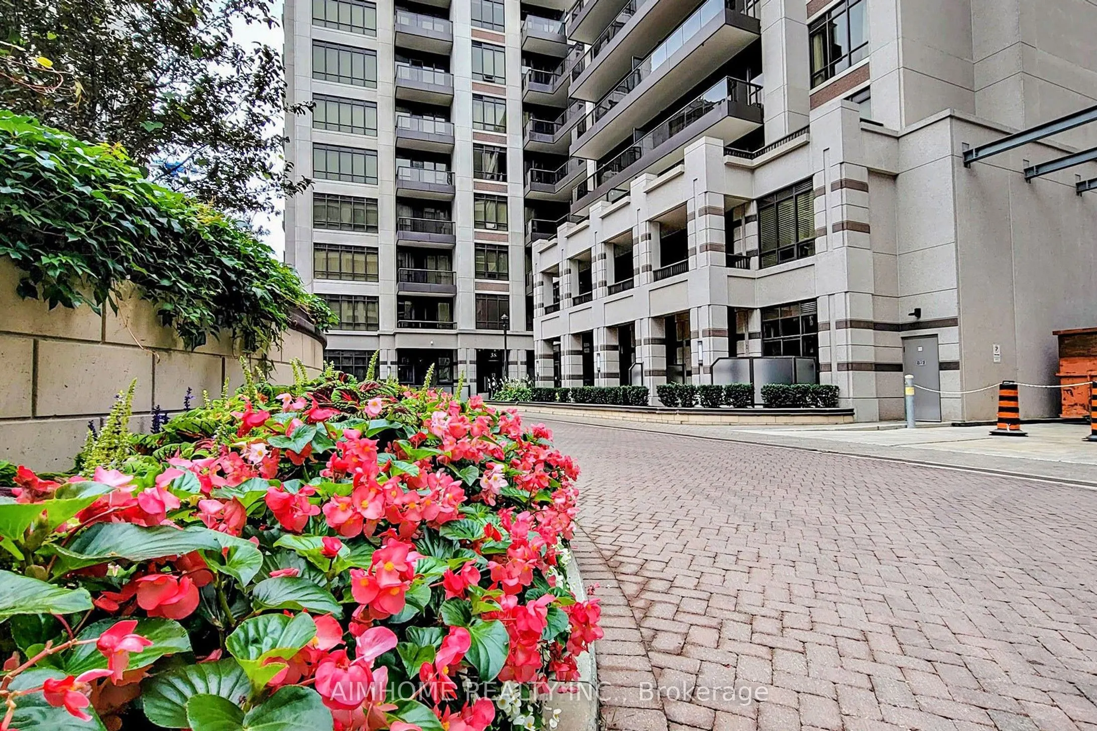 38 Cedarland Drive, #807