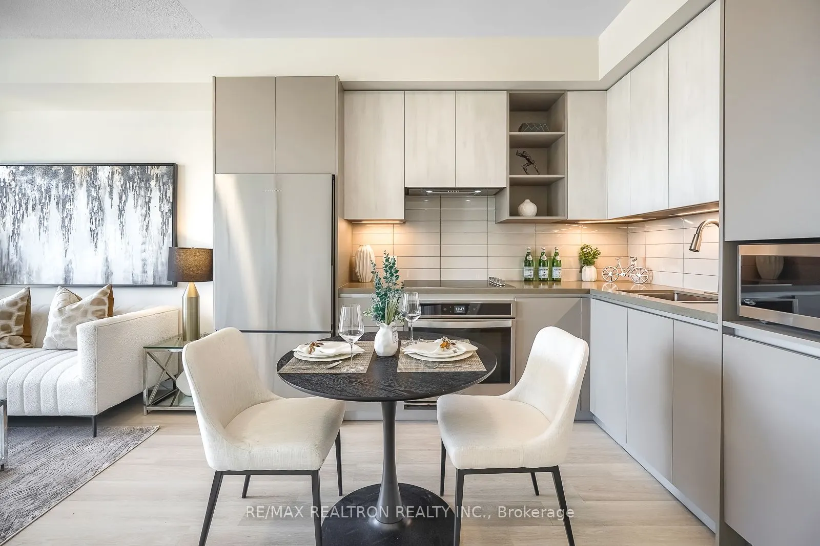 398 Highway 7 E, #815