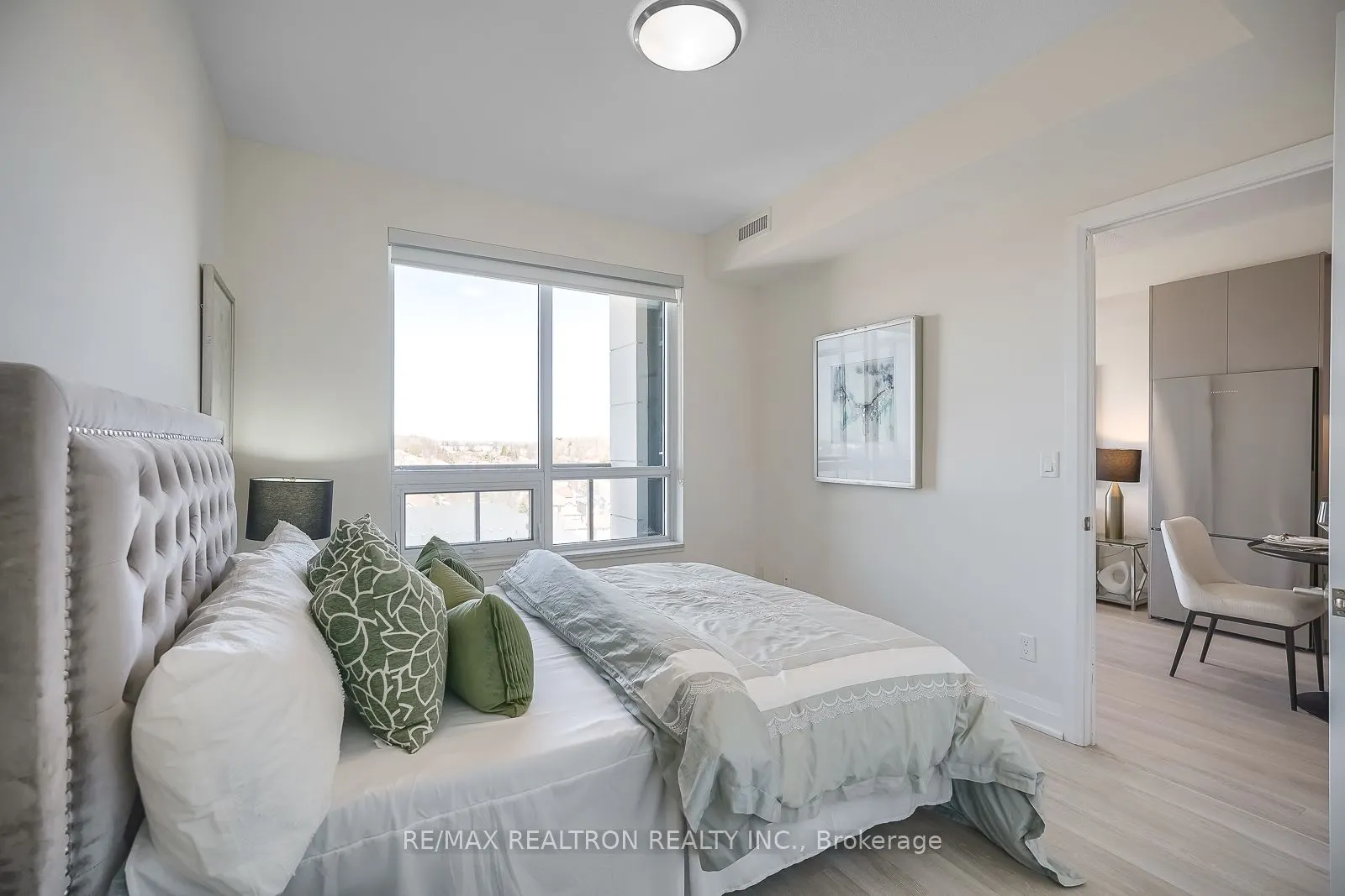 398 Highway 7 E, #815