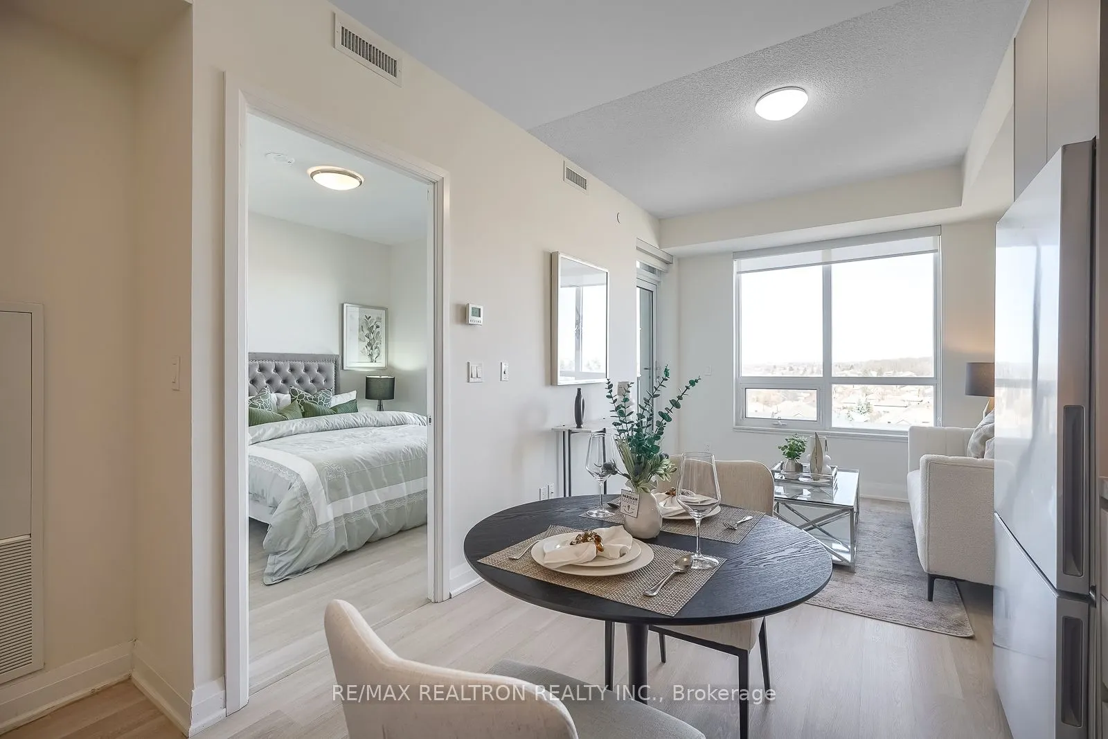 398 Highway 7 E, #815