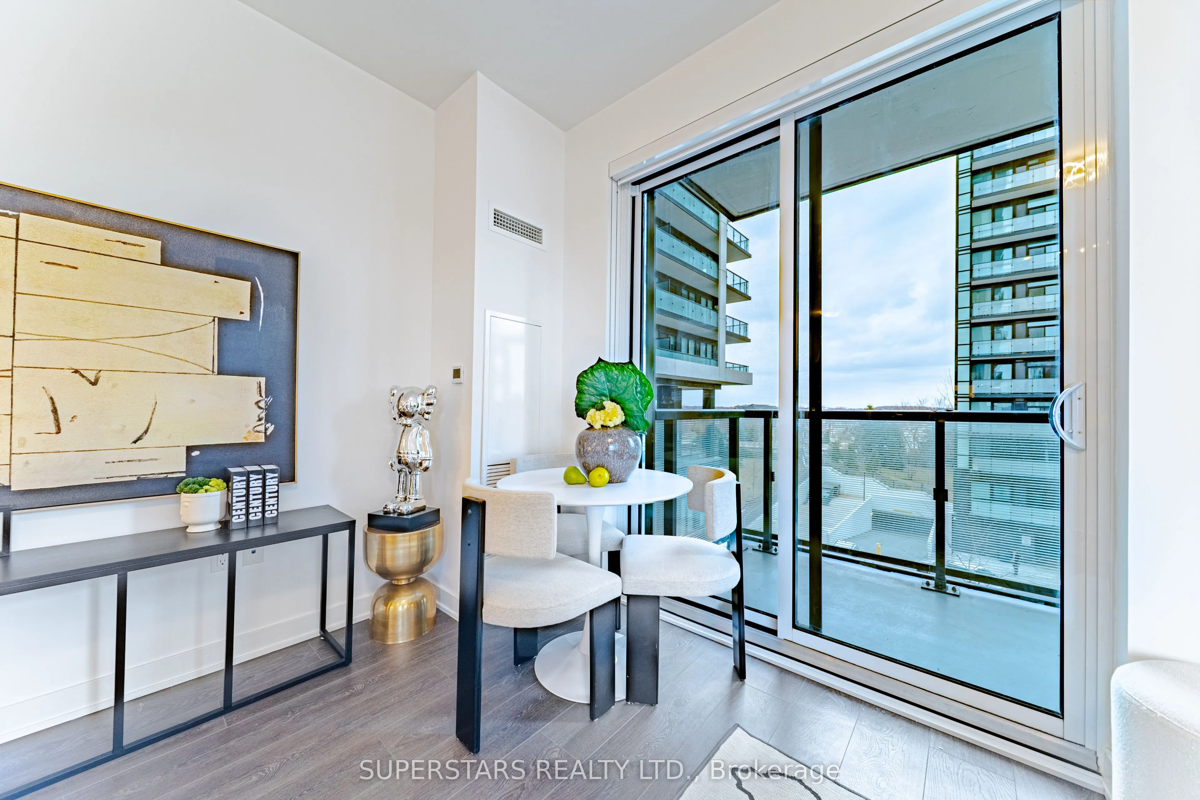 85 Oneida Crescent, ##407
