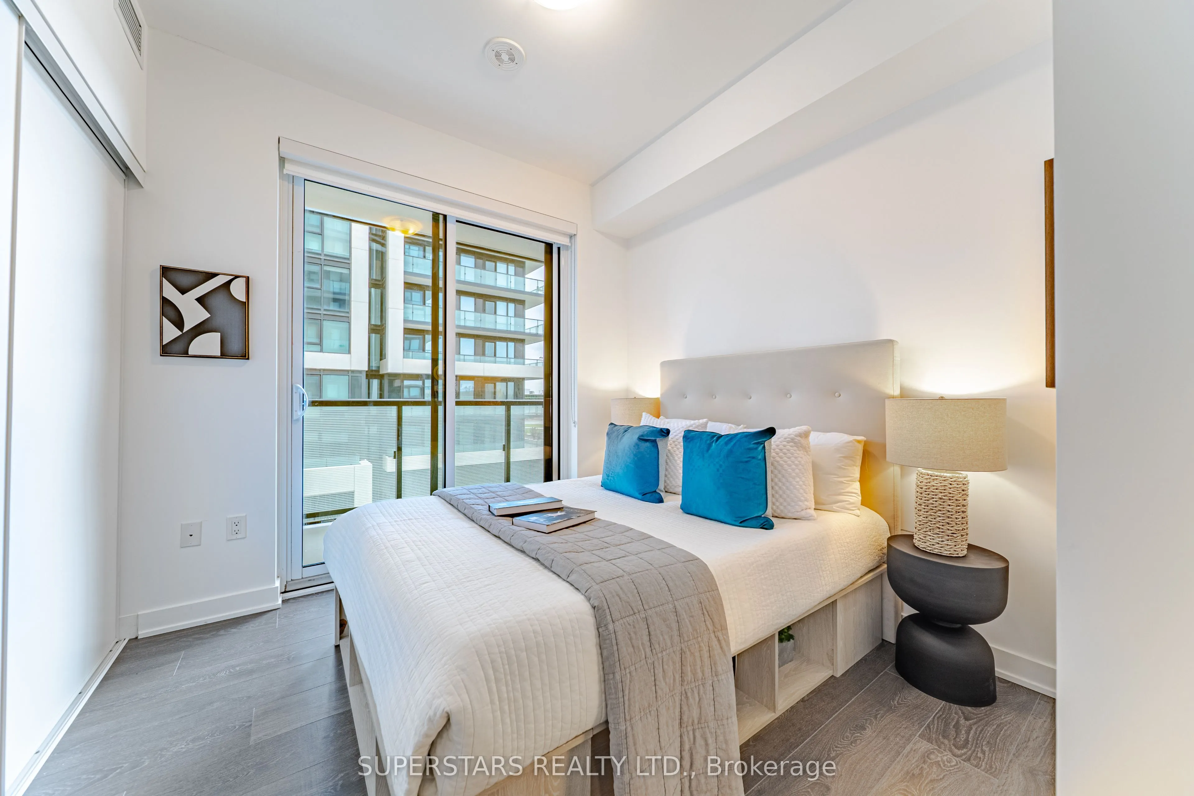 85 Oneida Crescent, ##407