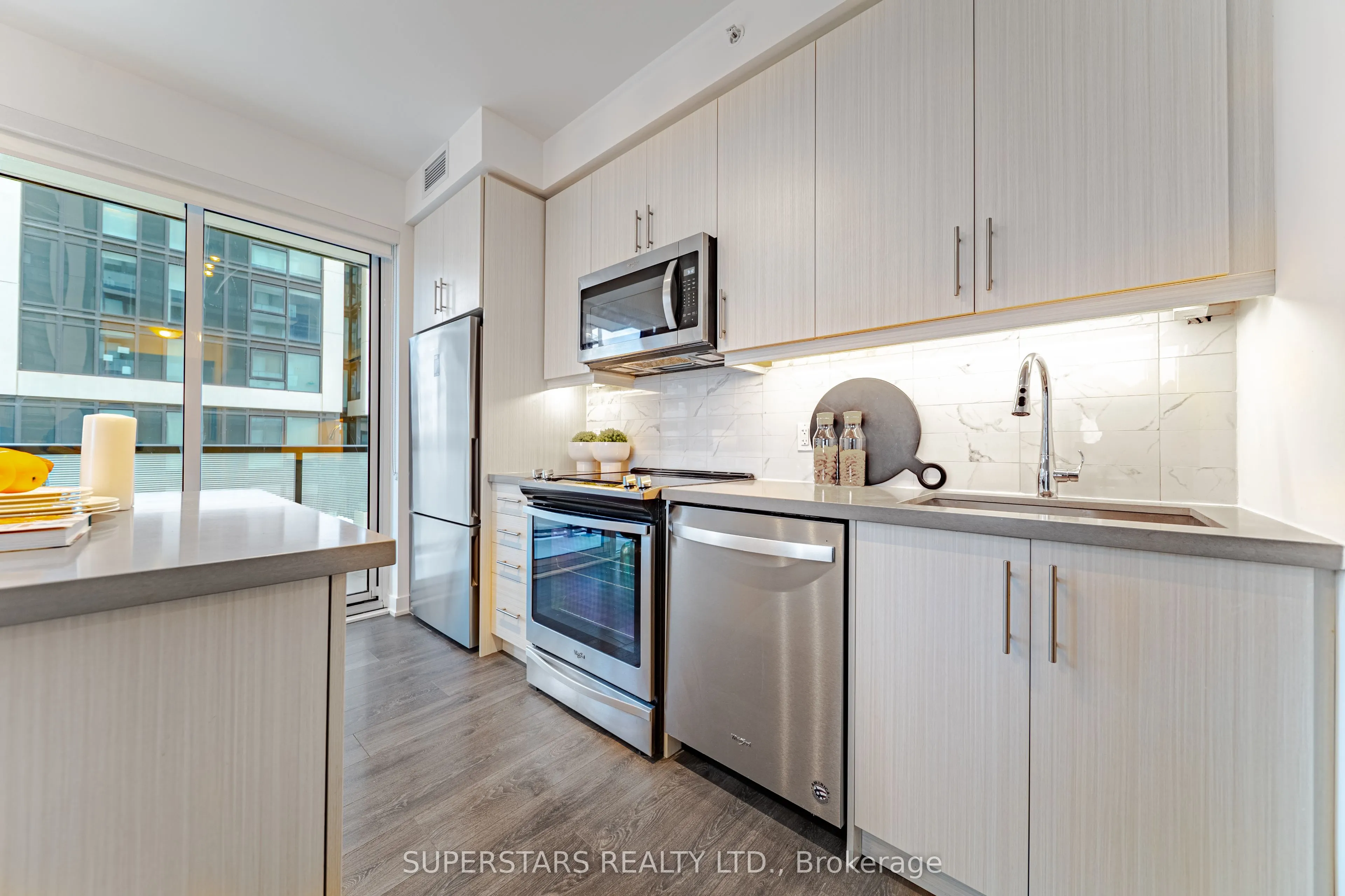 85 Oneida Crescent, ##407