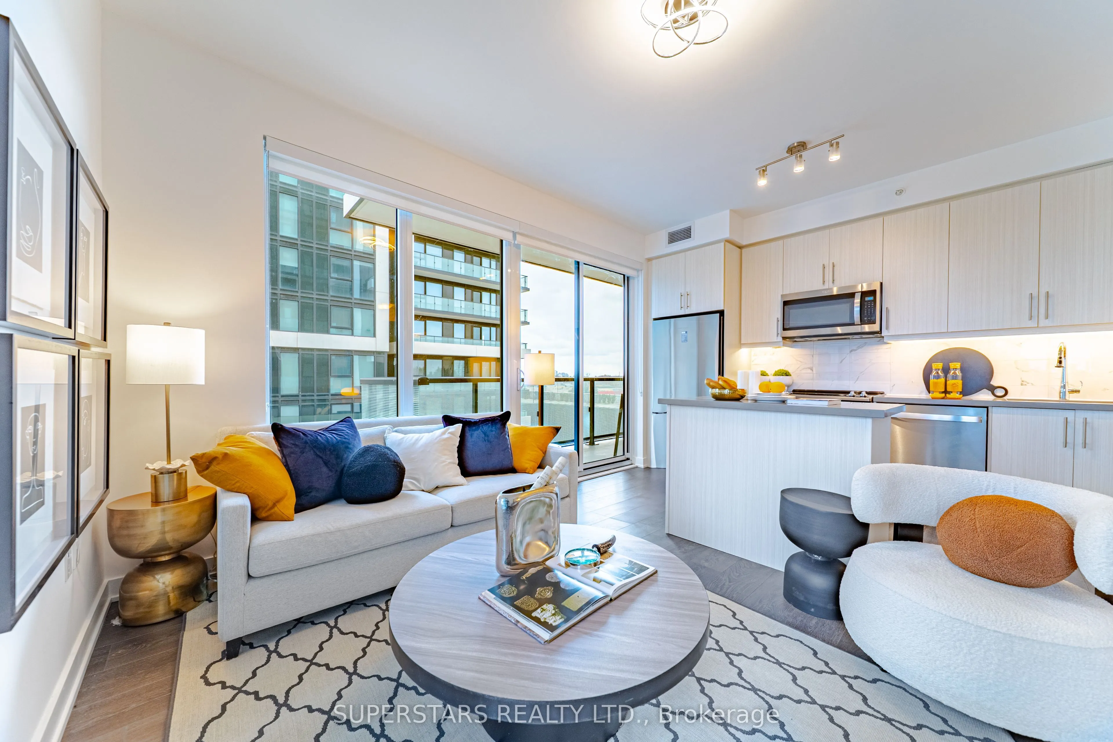 85 Oneida Crescent, ##407