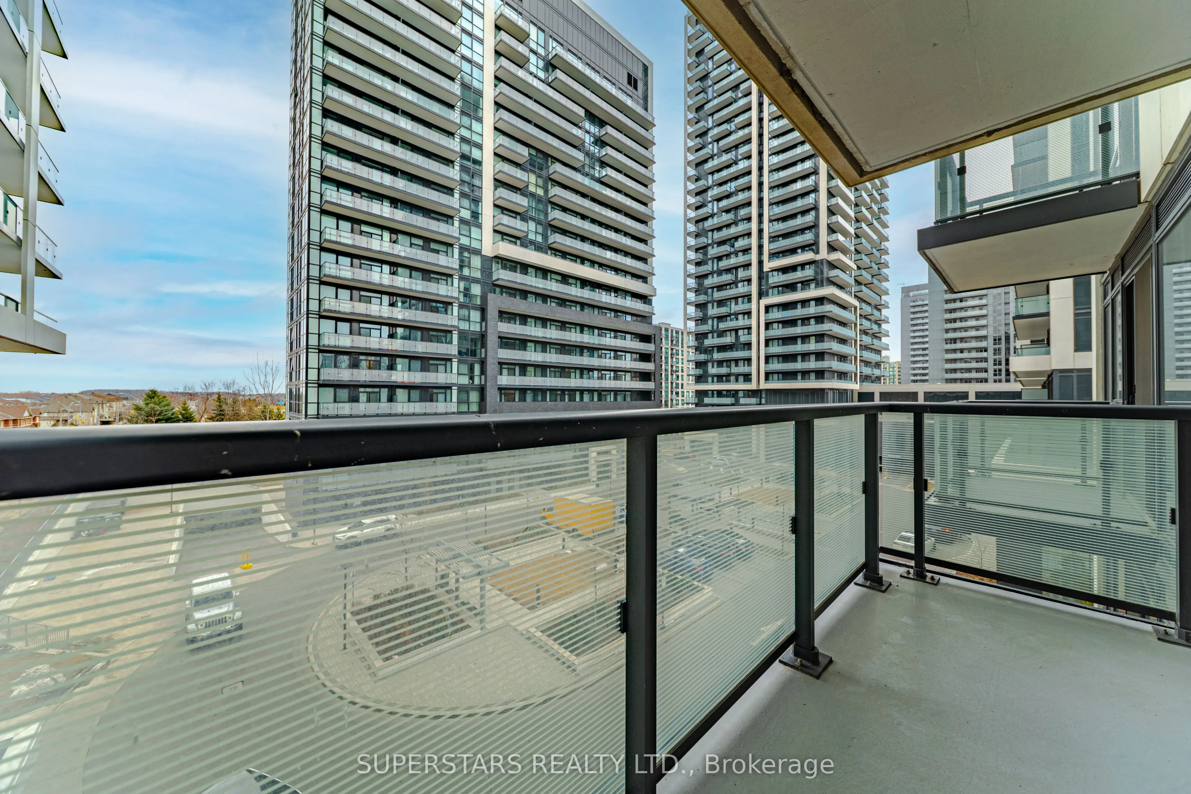 85 Oneida Crescent, ##407