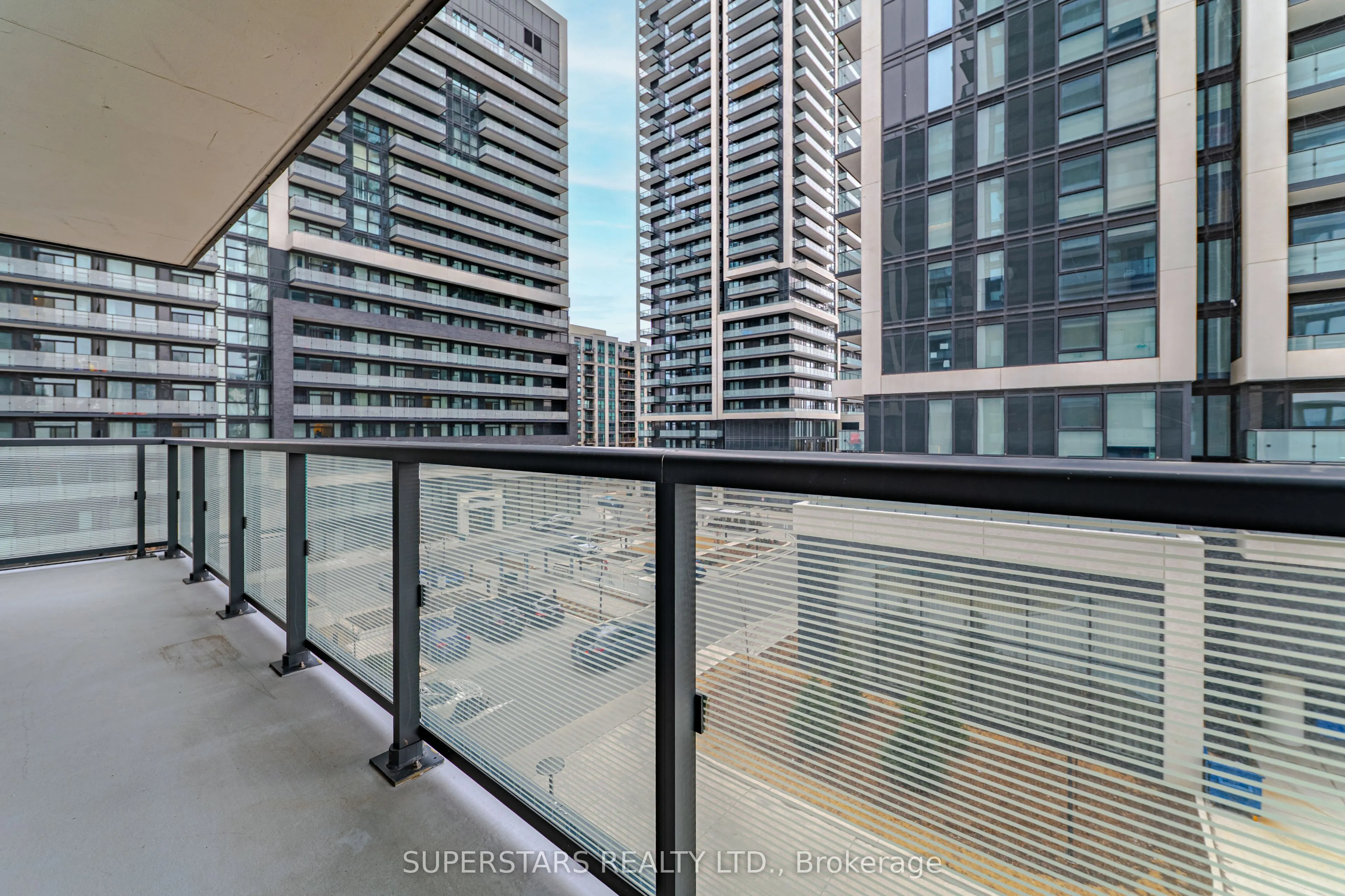 85 Oneida Crescent, ##407