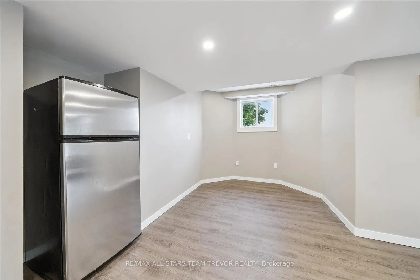187 Riverbank Drive