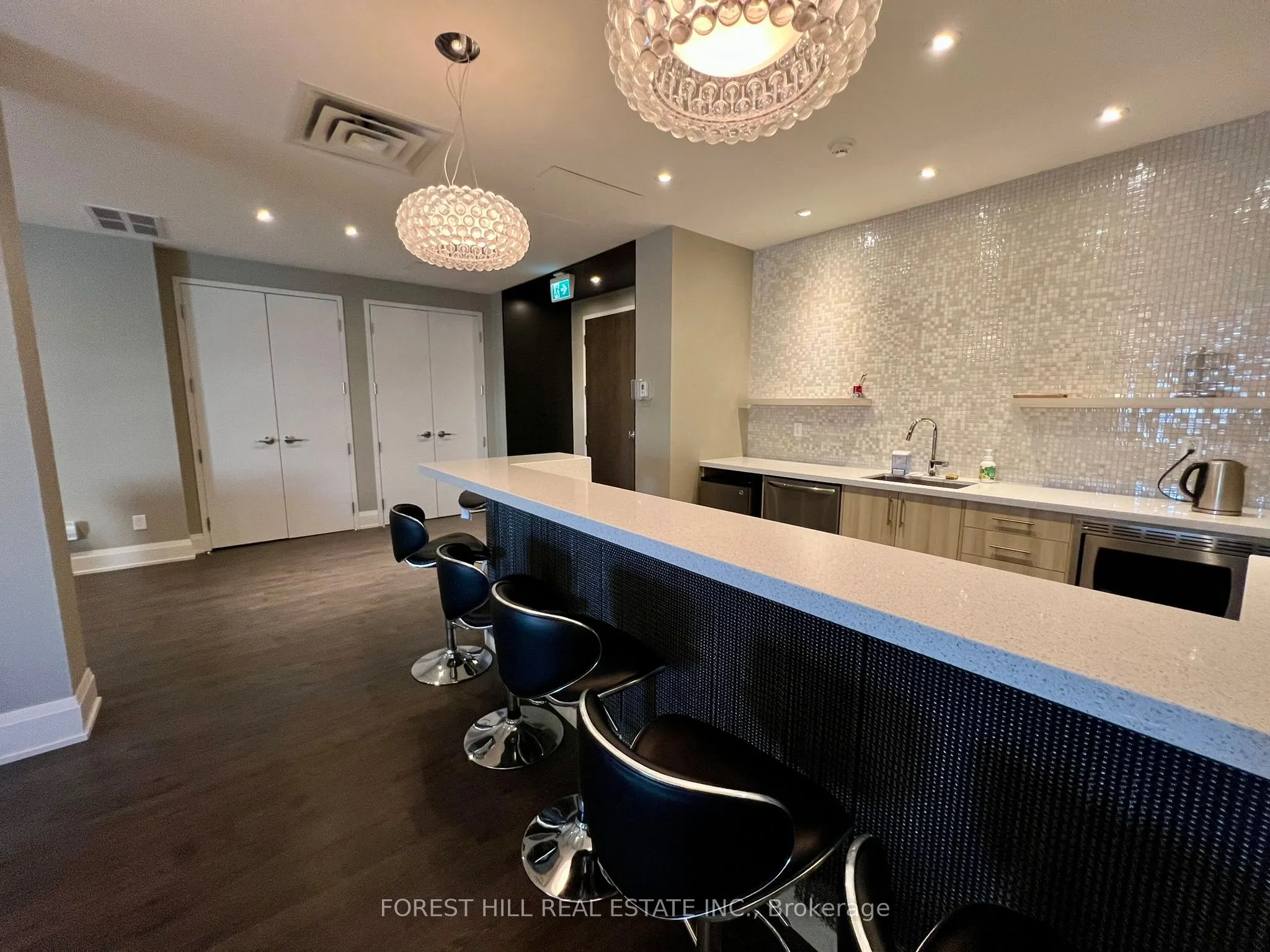 15277 Yonge Street, #604B