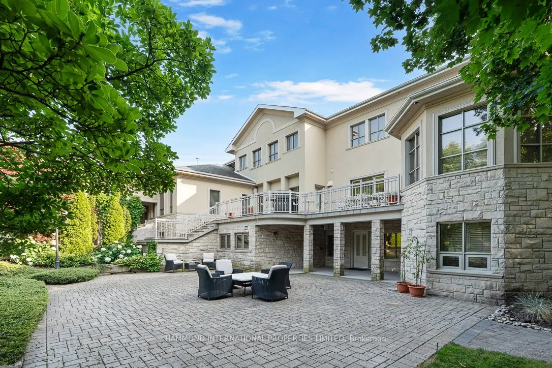 19 RIVERSIDE Boulevard