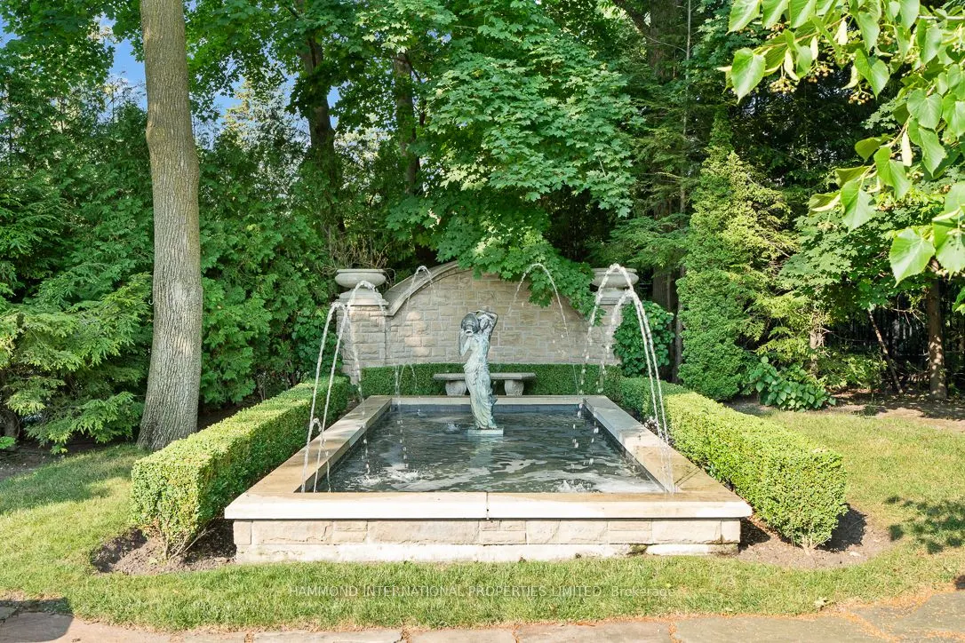 19 RIVERSIDE Boulevard