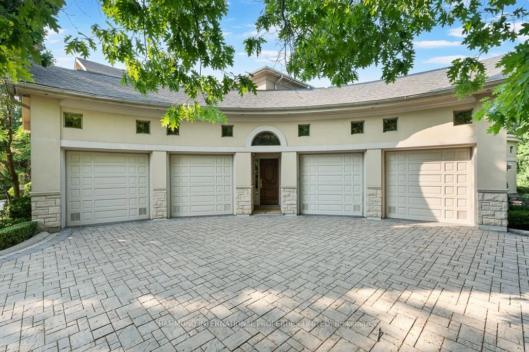 19 RIVERSIDE Boulevard