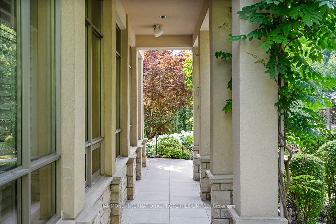 19 RIVERSIDE Boulevard
