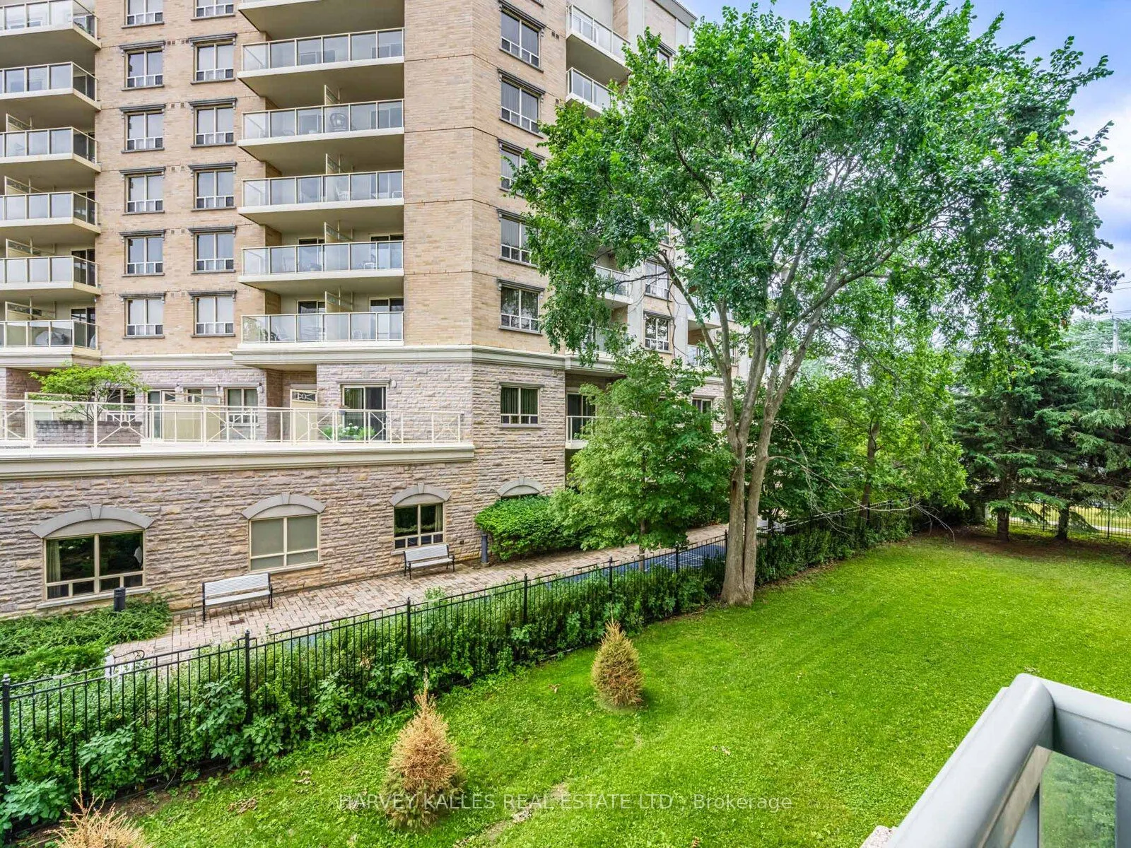 5 Emerald Lane, #204