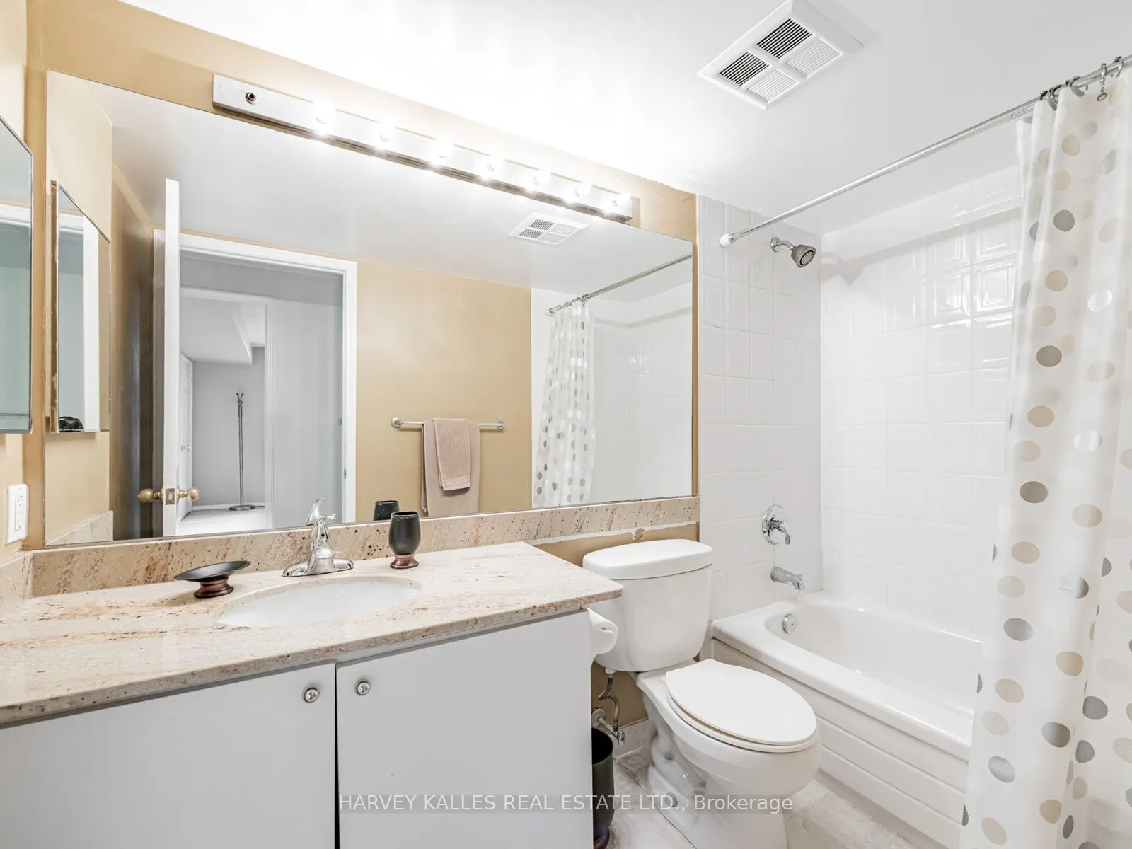 5 Emerald Lane, #204