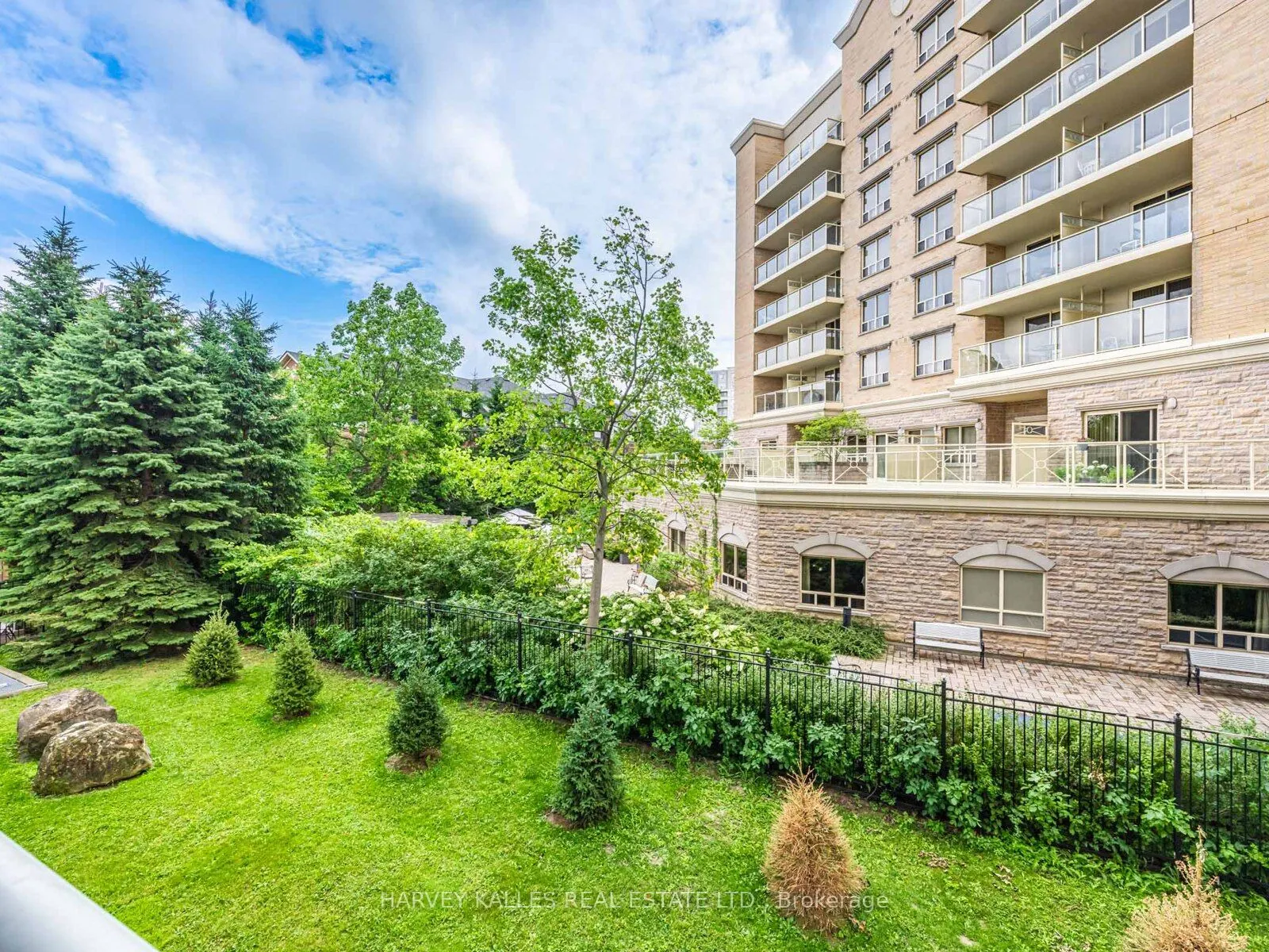 5 Emerald Lane, #204