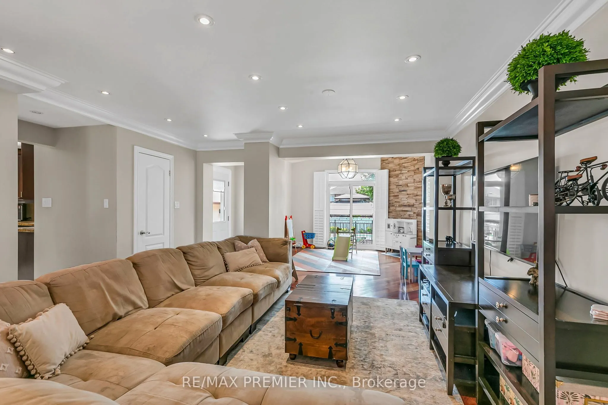 71 Hawman Avenue
