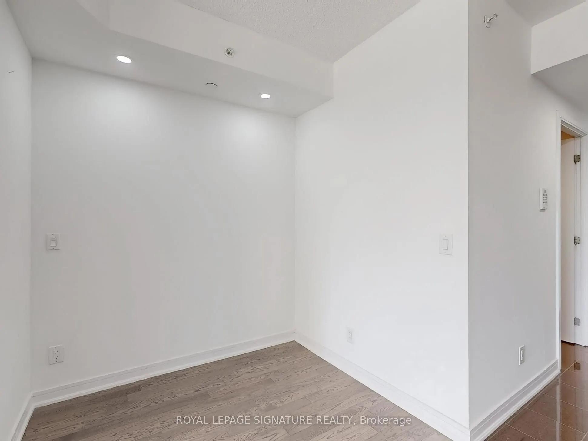 9205 Yonge Street, #1808