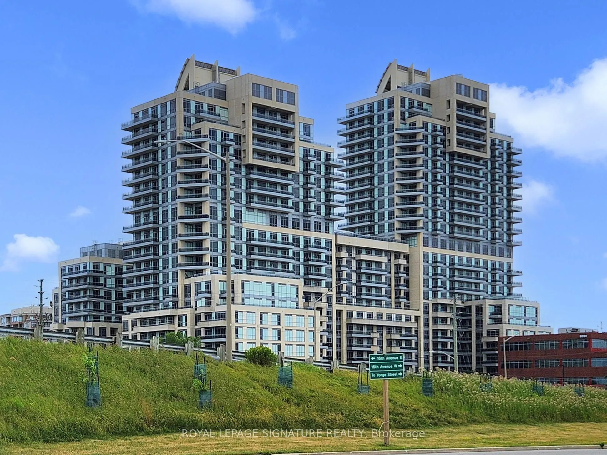 9205 Yonge Street, #1808