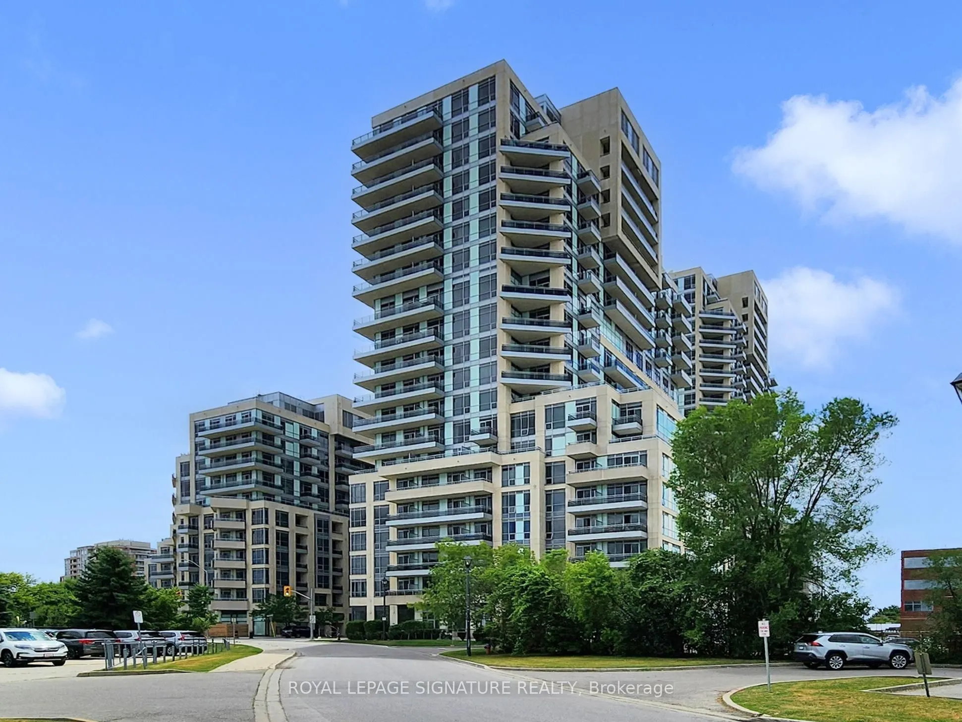9205 Yonge Street, #1808