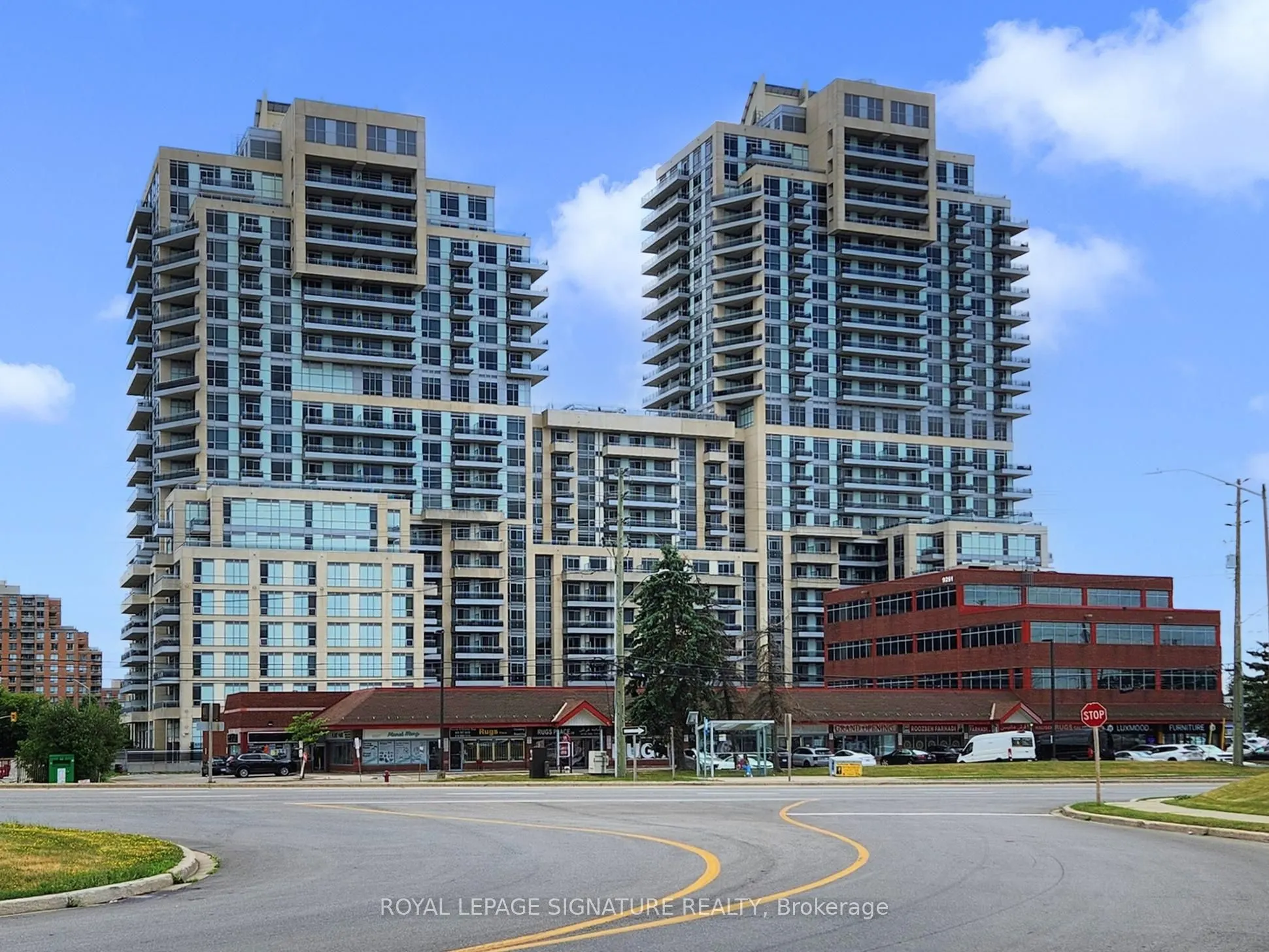 9205 Yonge Street, #1808