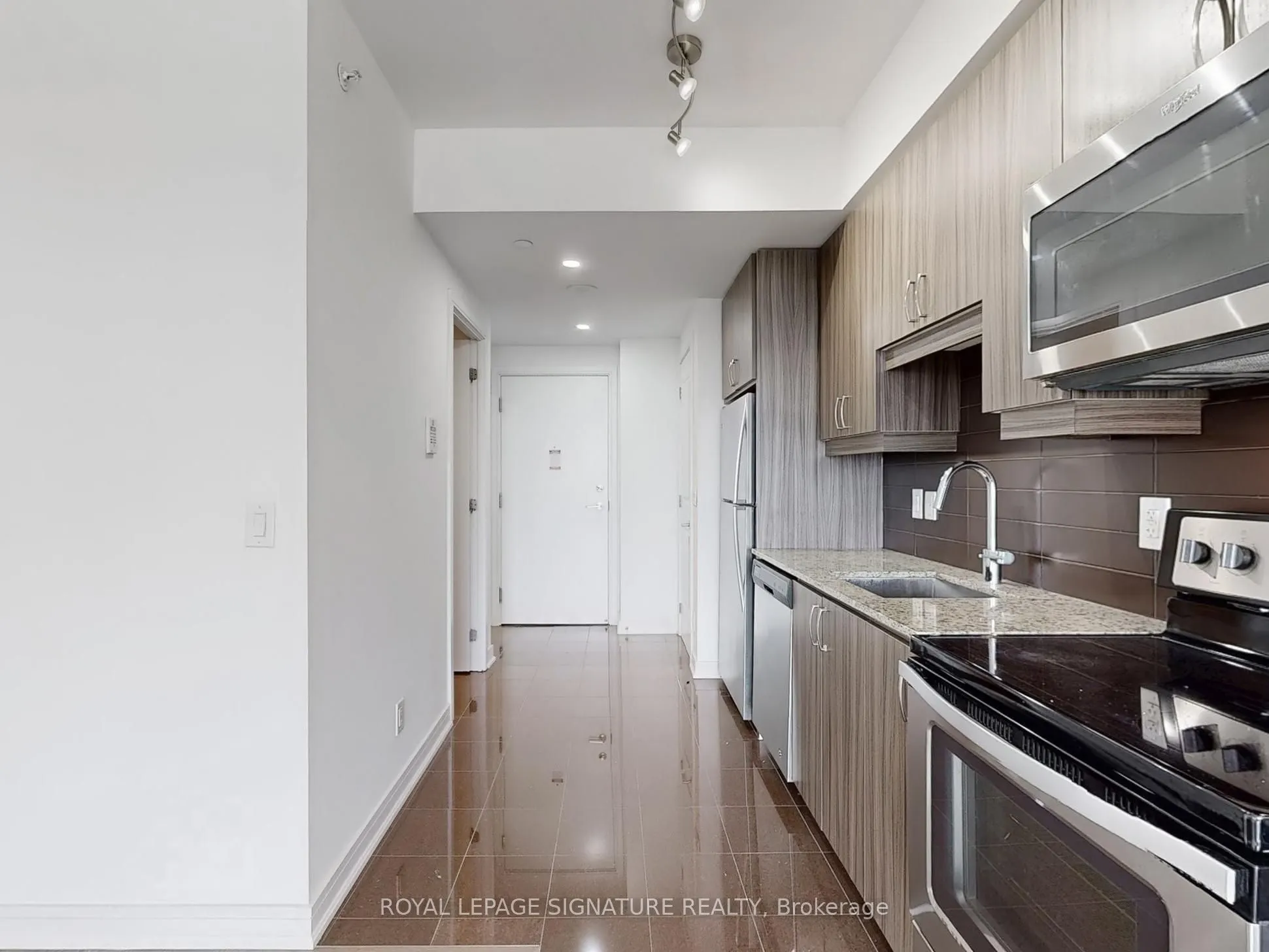 9205 Yonge Street, #1808