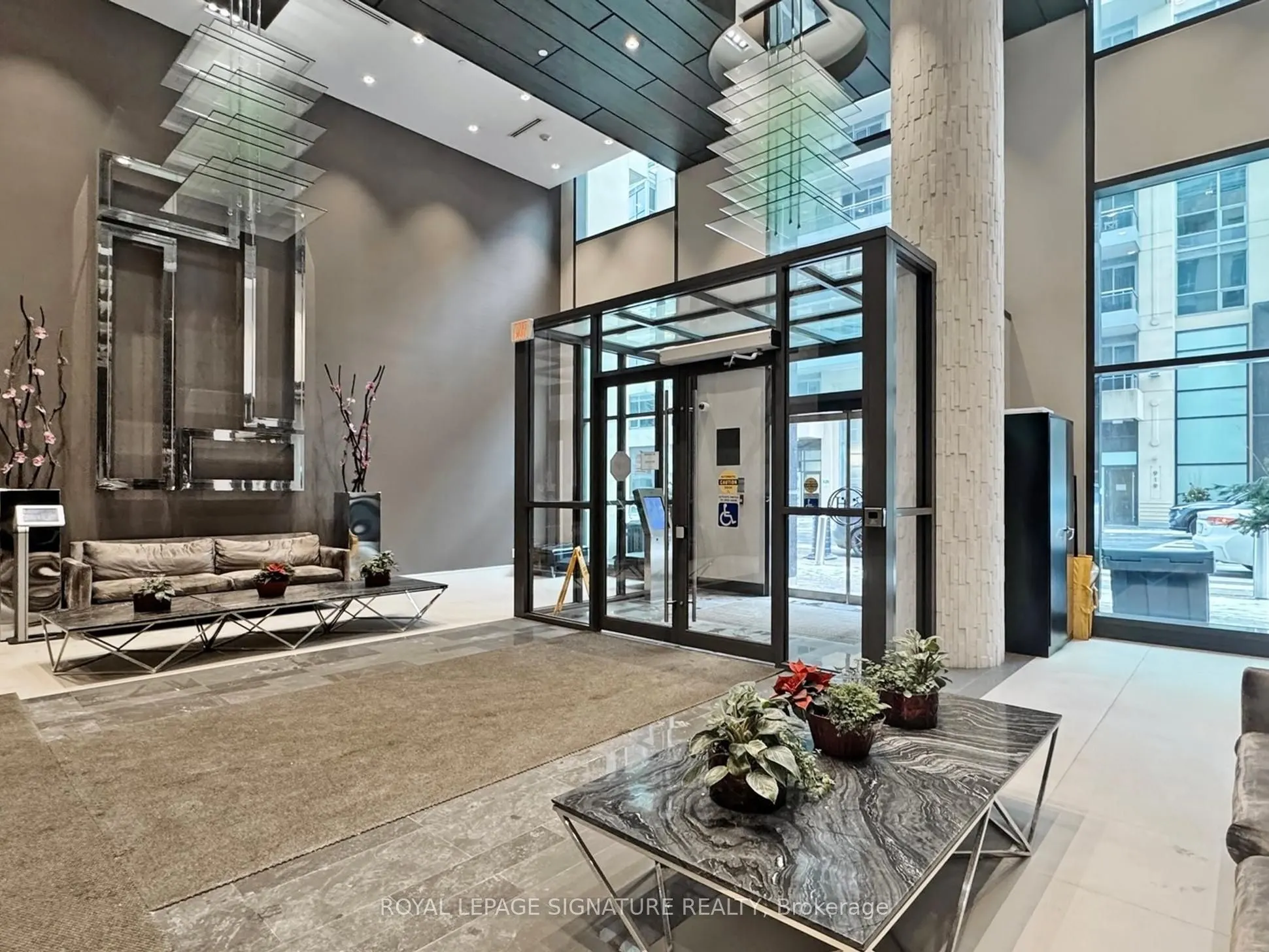 9205 Yonge Street, #1808