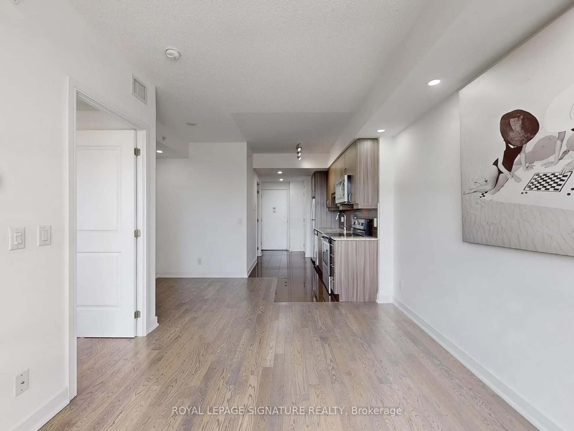 9205 Yonge Street, #1808