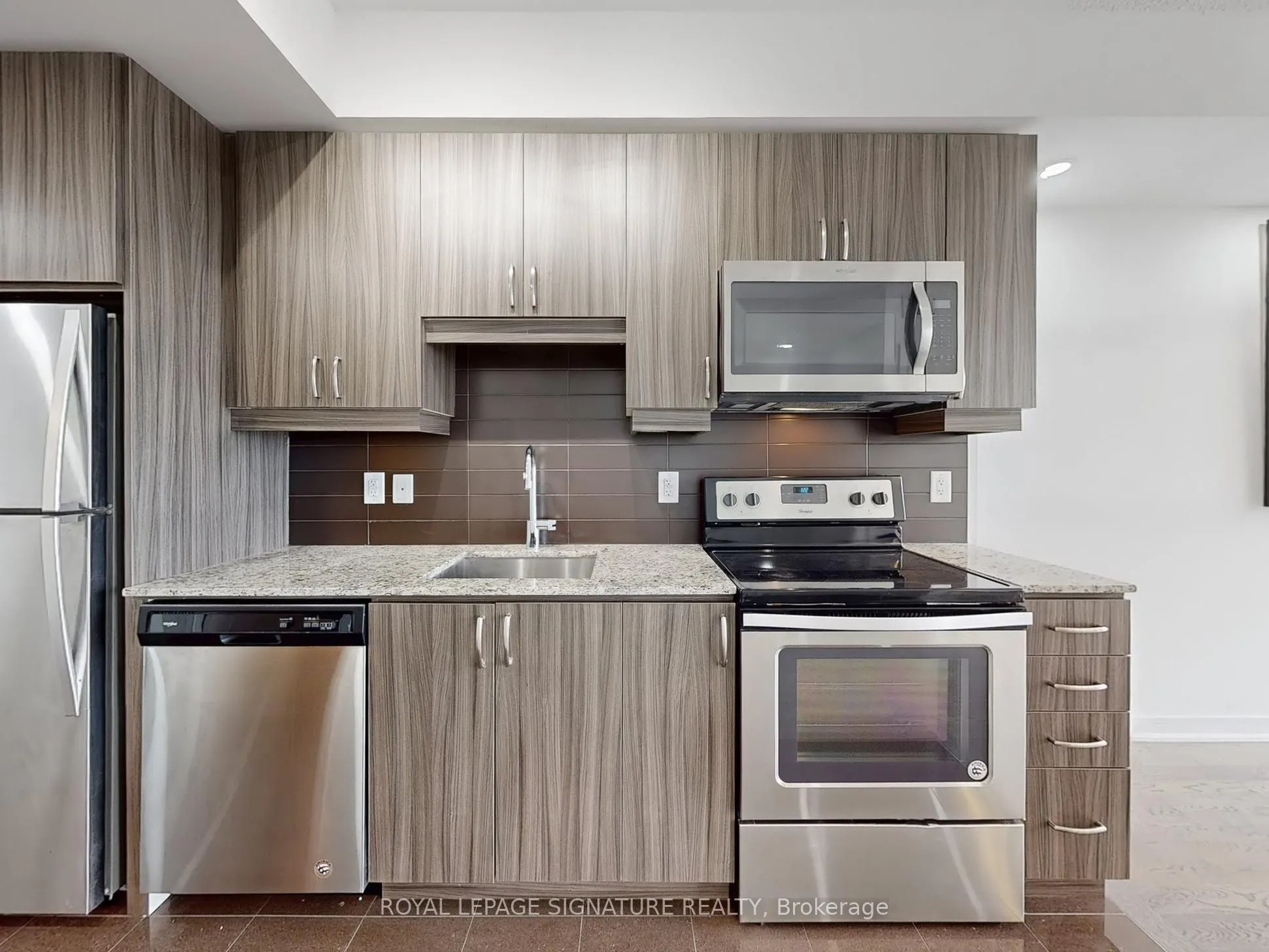 9205 Yonge Street, #1808