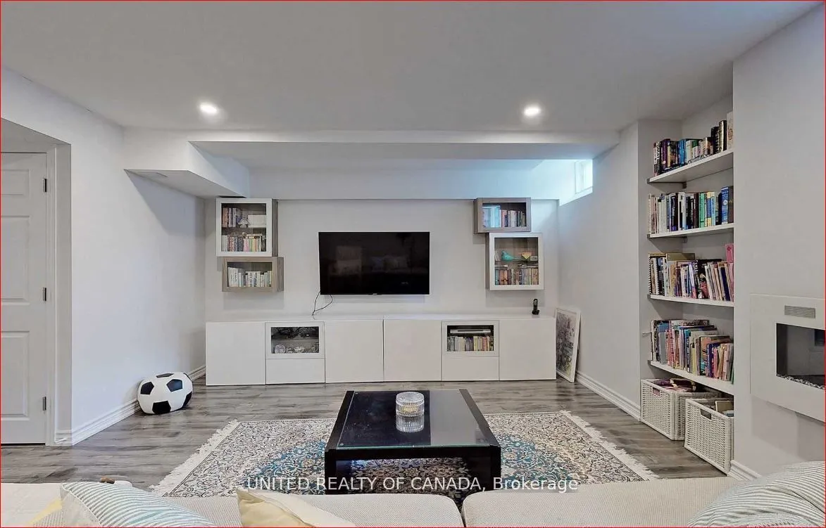 2 Thistle Avenue