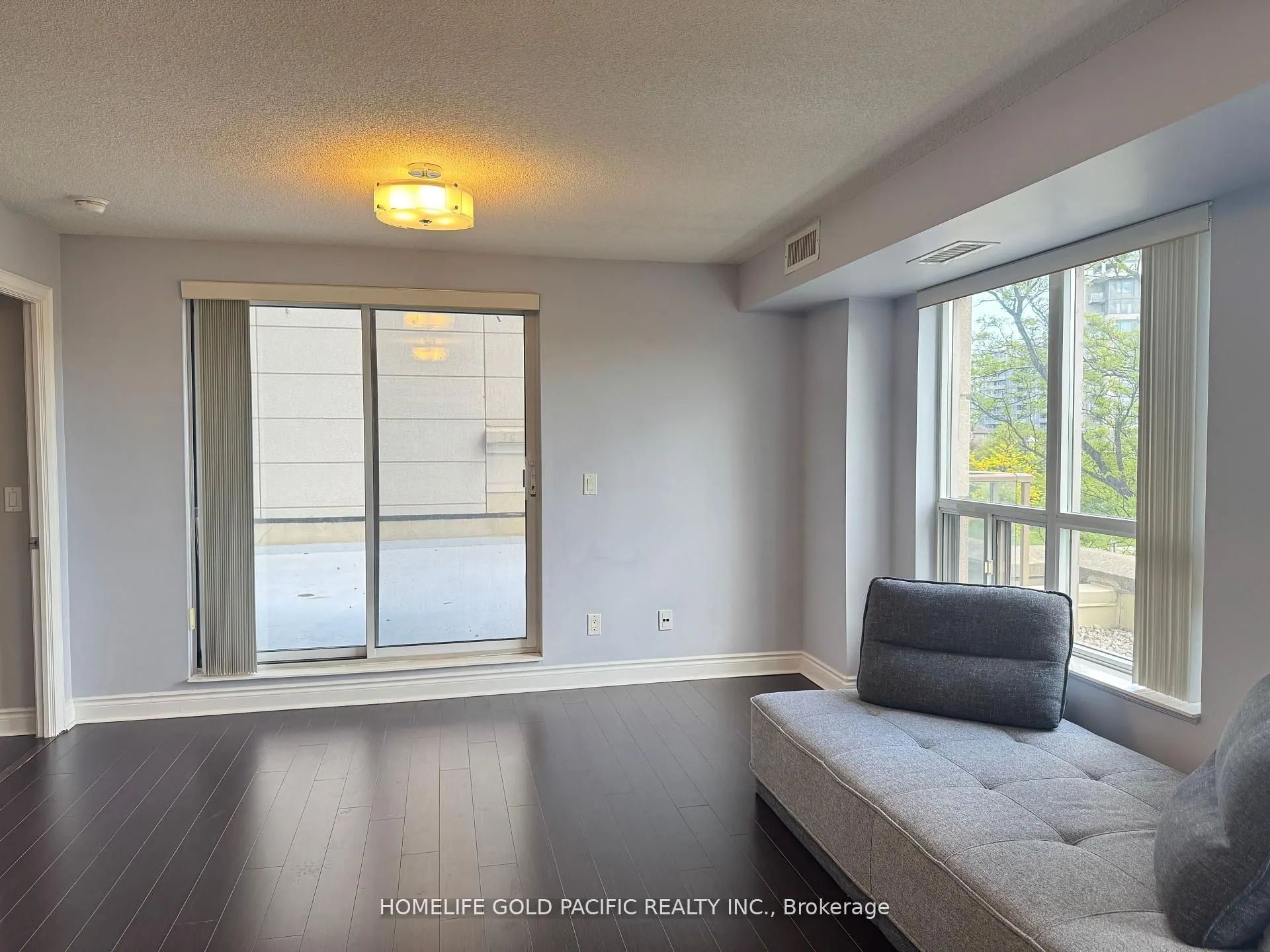 37 Galleria Parkway, #207