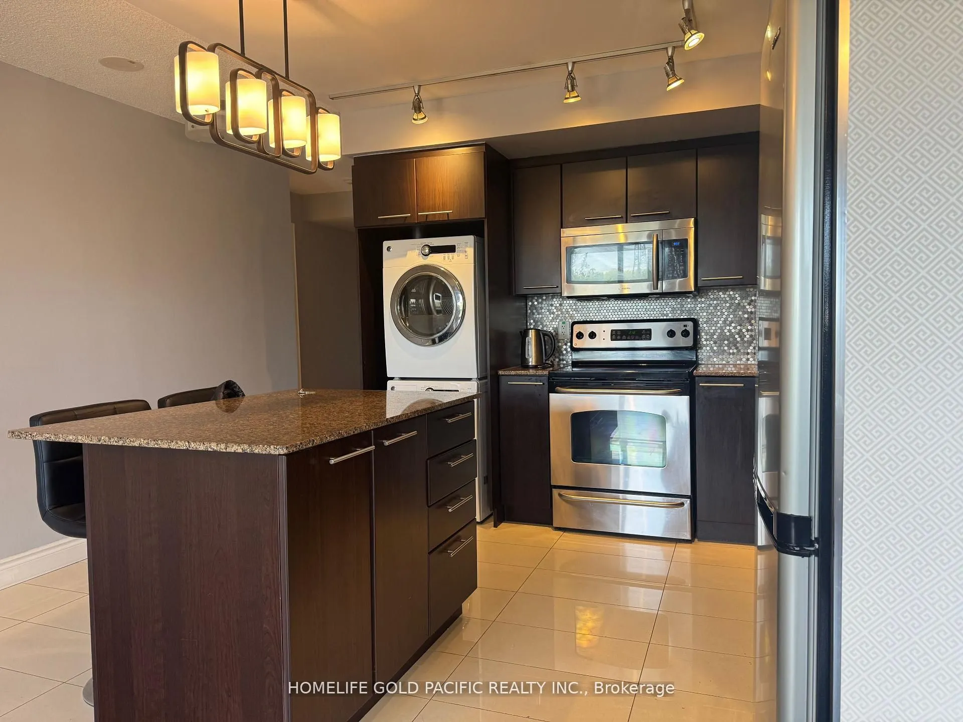 37 Galleria Parkway, #207