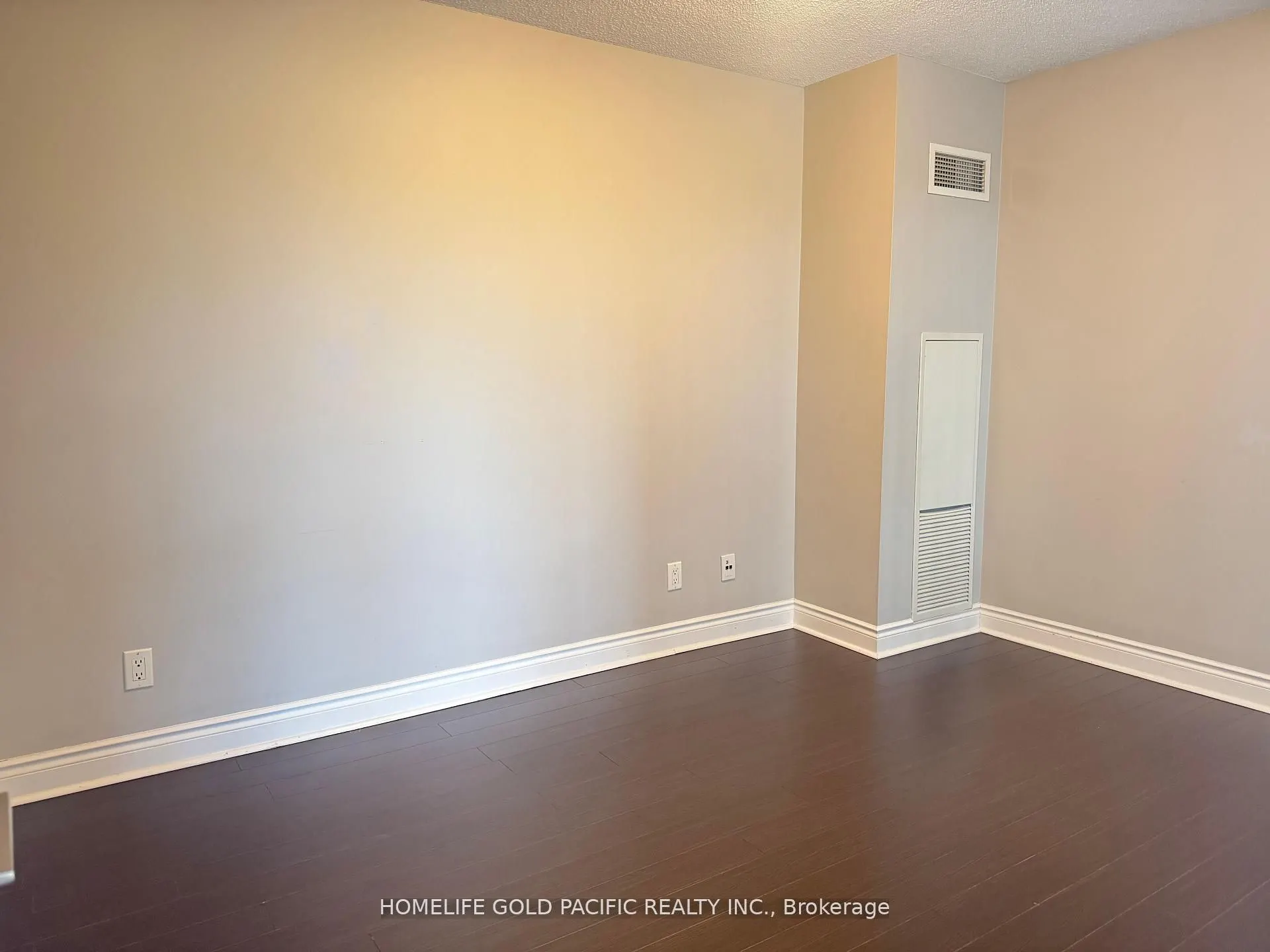 37 Galleria Parkway, #207