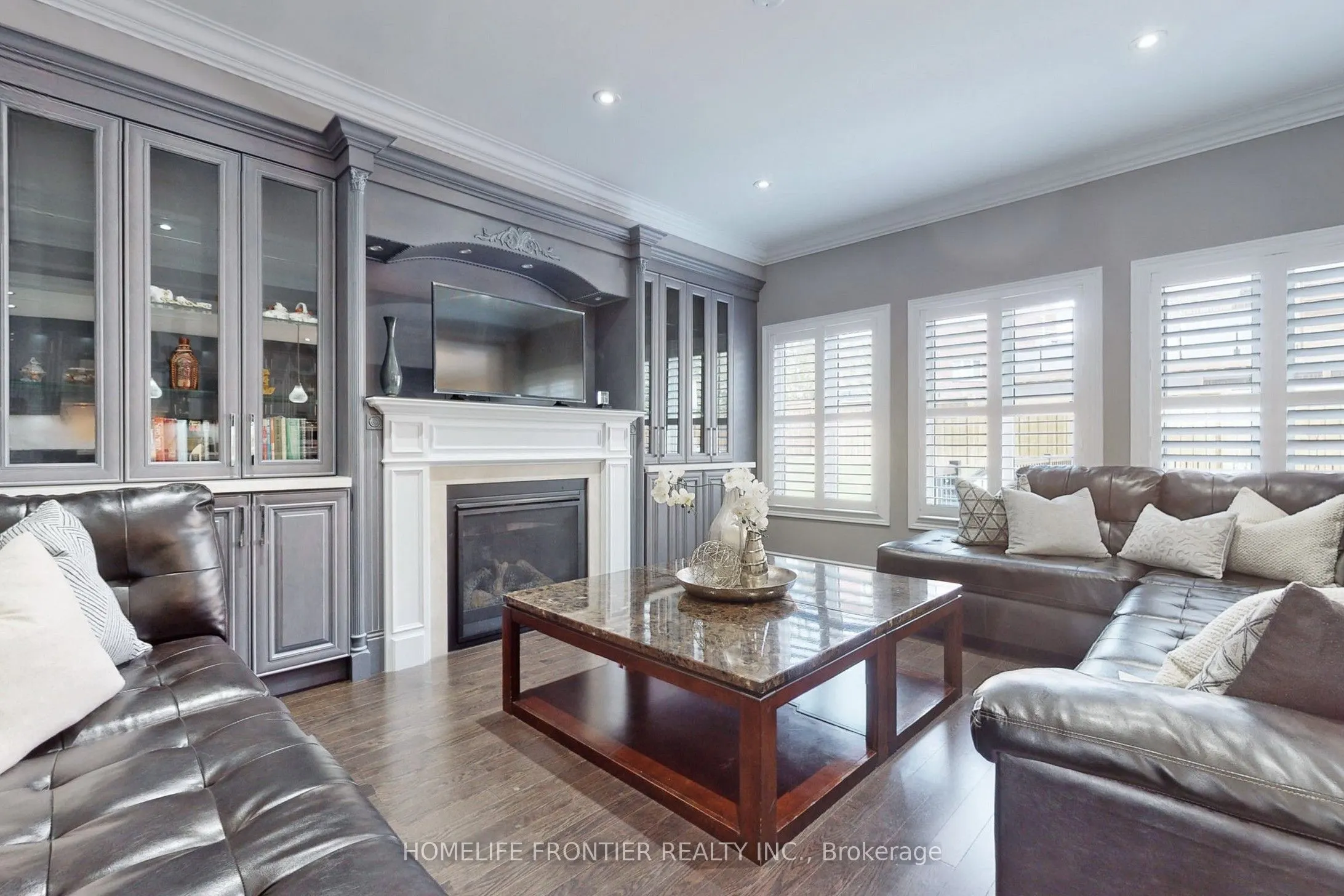 24 Manor Glen Crescent